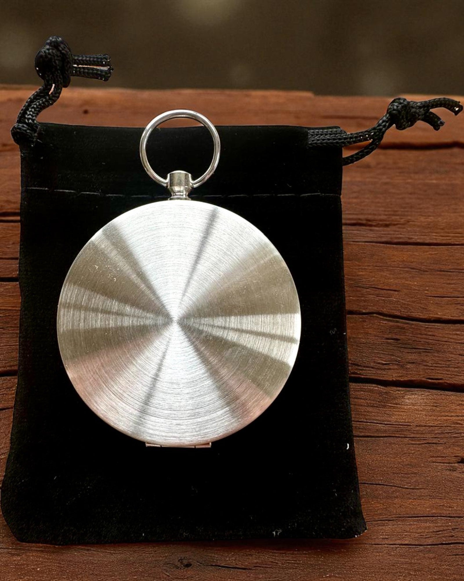 Bussola in Ottone Impermeabile con Effetto Luminoso - Essenziale per Escursioni e Campeggio, personalizzazione con incisione