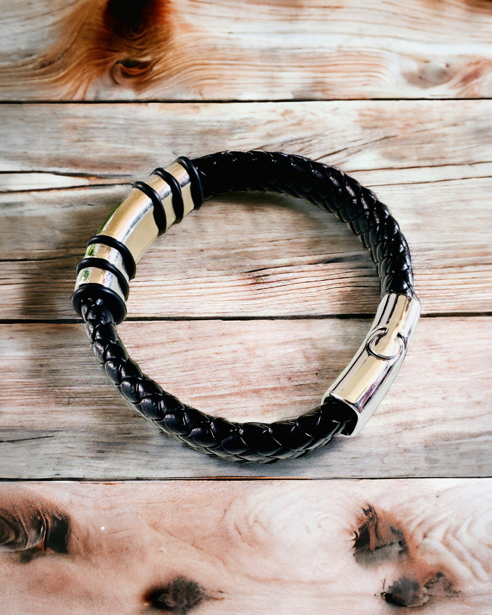 Bracciale alla Moda Hip Hop per Uomo con Incisione Personalizzata e Chiusura Magnetica – Scegli lo Stile con Accenti Argento o Oro, 22cm Pelle PU