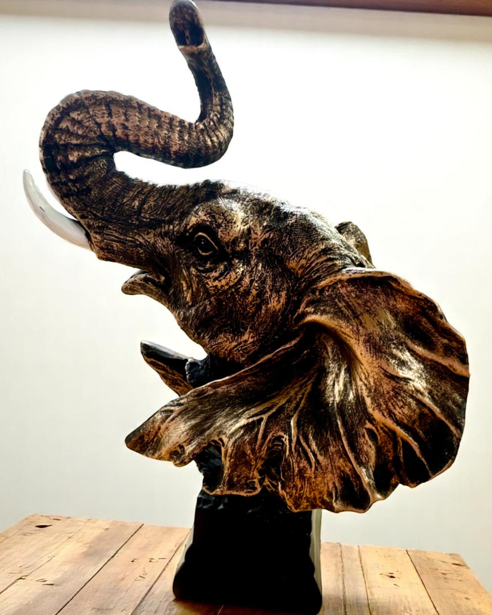 Statuetta Decorativa "Duma Sawanny" – Figura Testa di Elefante con possibilità di incisione, per regalo