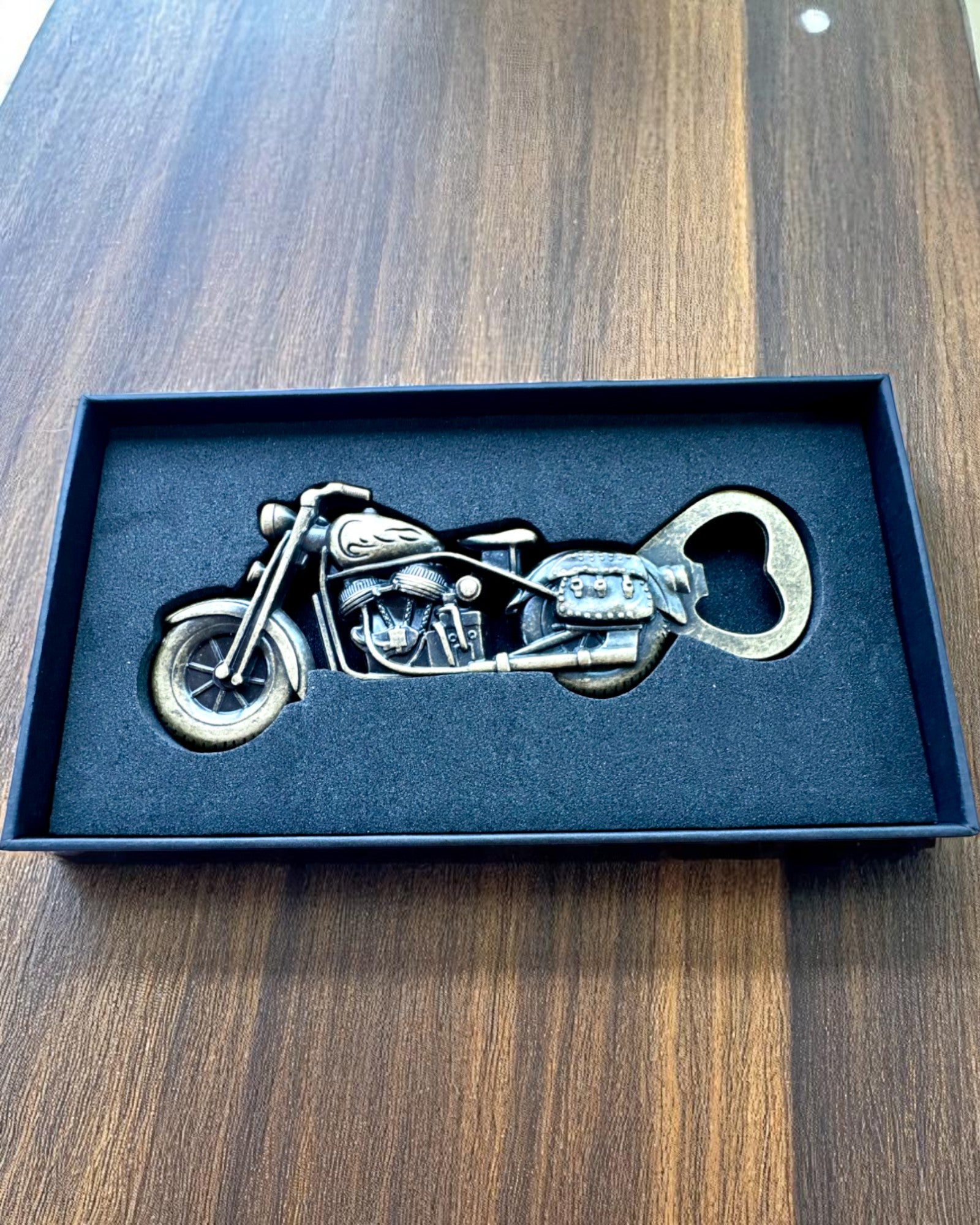 Apribottiglie a forma di motocicletta - personalizzazione con incisione per regalo