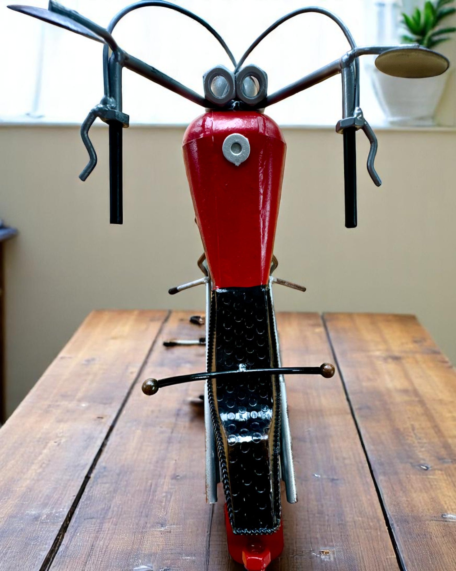 Portabottiglie in Metallo 40 cm di lunghezza, a forma di motocicletta con possibilità di incisione per regalo