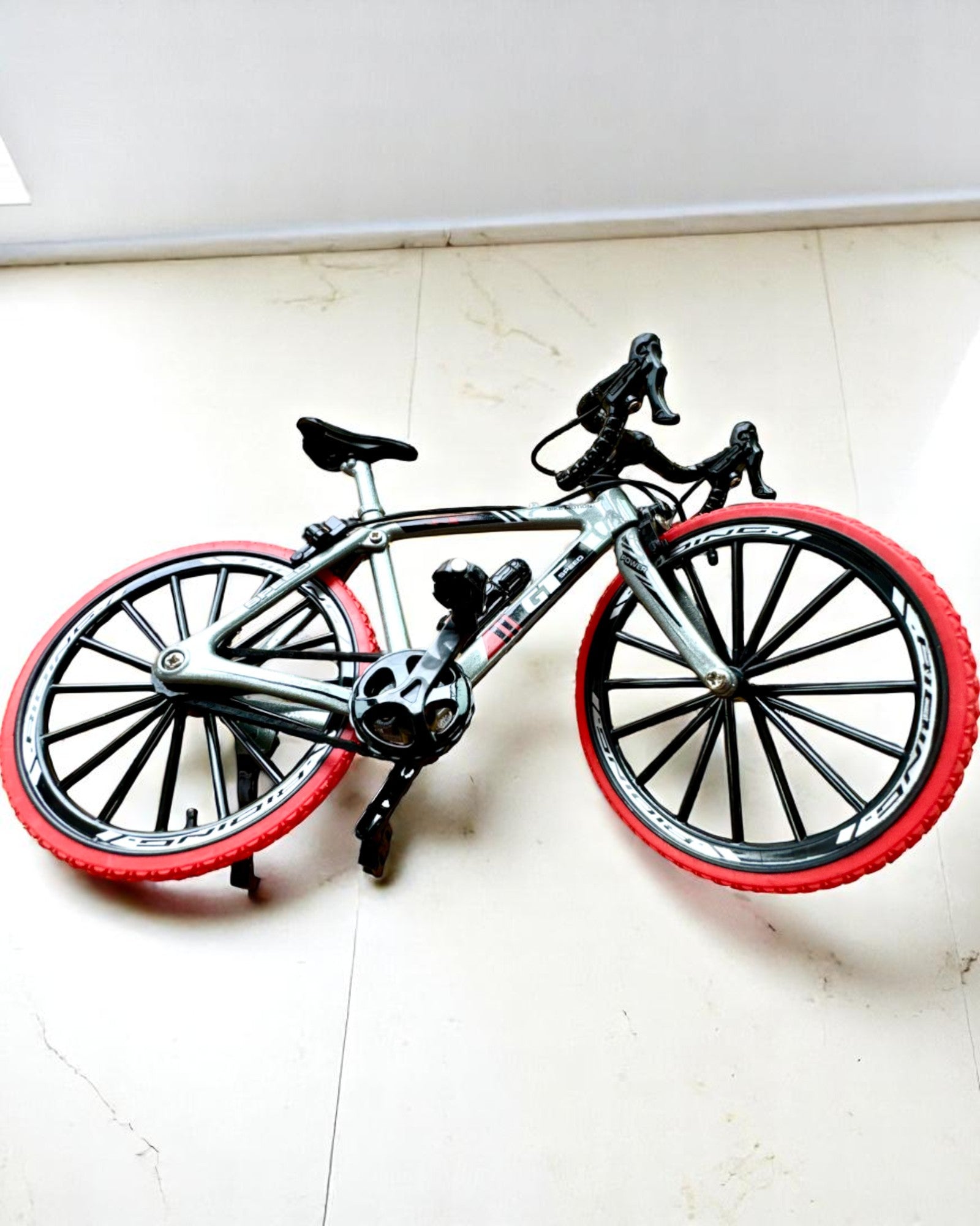 Mini „Speedster” – modello da collezione con opzione di incisione, 2 varianti a scelta