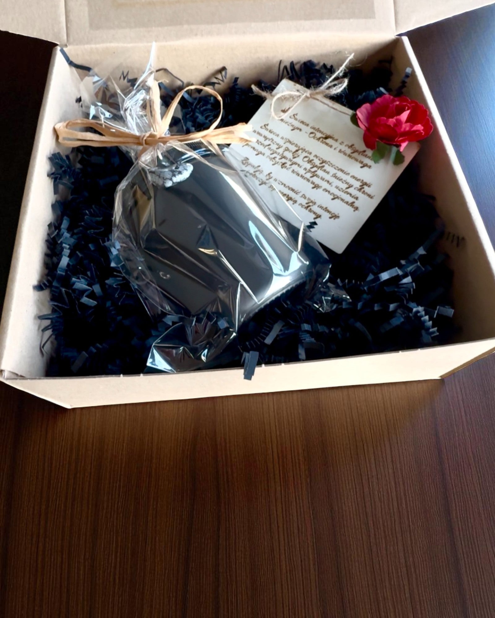 Candela di soia intenzionale Ossidiana – fiducia in sé stessi e forza interiore, 250 ml, possibilità di personalizzazione come regalo