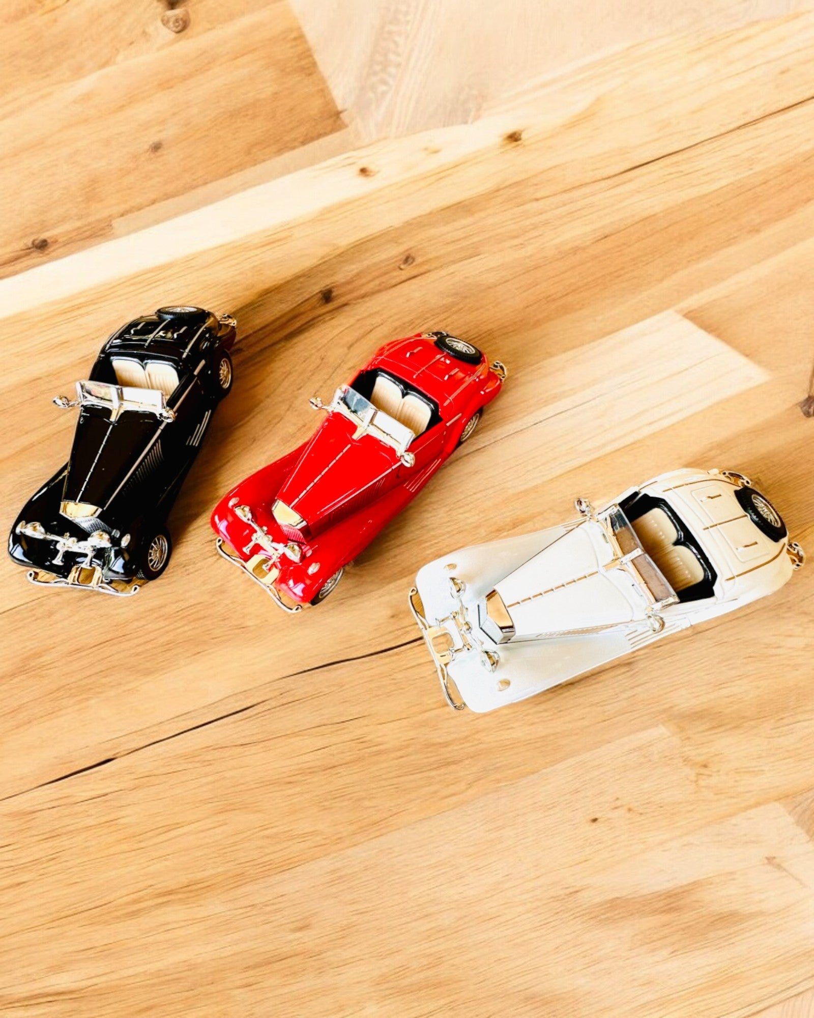 Modello in Miniatura di Auto Classiche Retrò - possibilità di personalizzazione come regalo con incisione, 3 varianti tra cui scegliere
