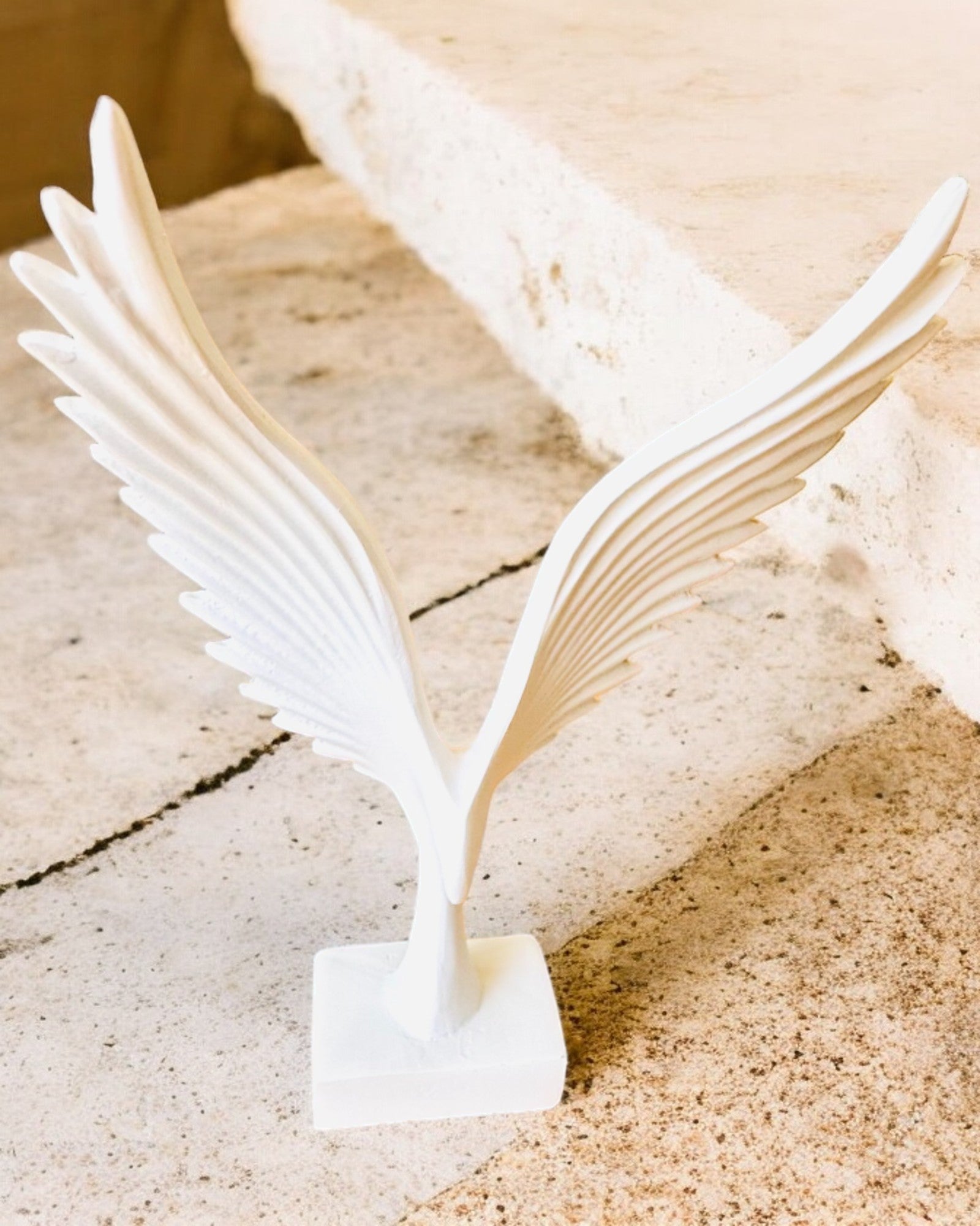 Elegante Statuetta Ali d'Angelo 15 cm di altezza – "Guardiani Alati", possibilità di personalizzazione con incisione per regalo, personalizzazione, 2 varianti di colore