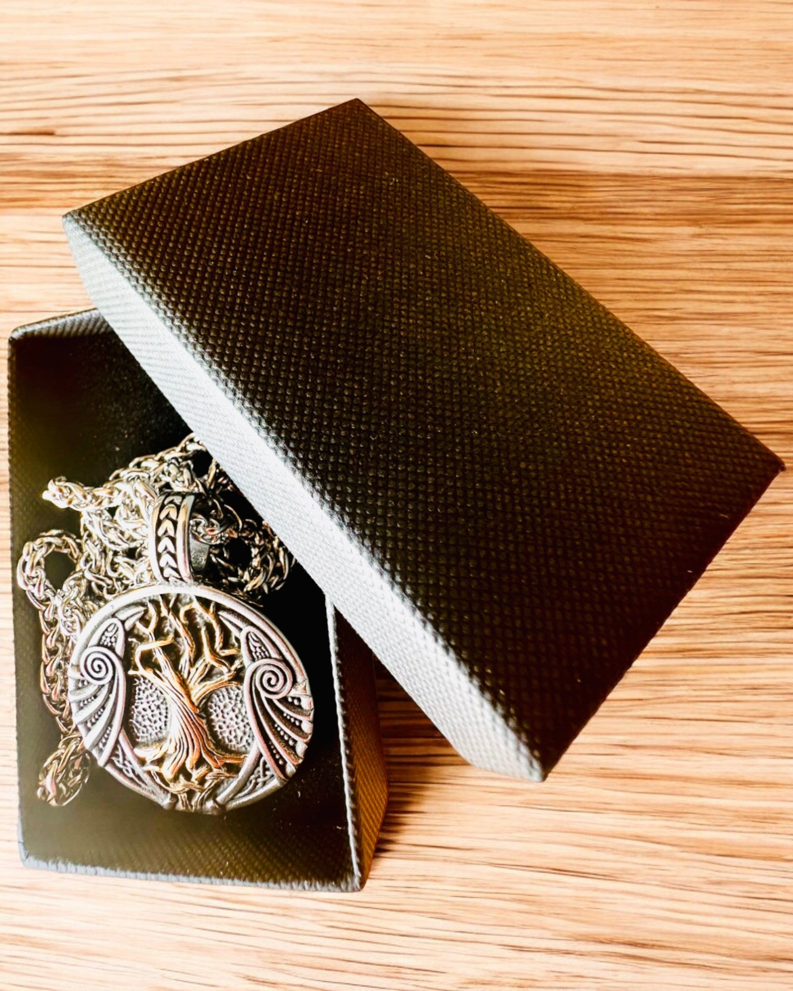 Collana "Albero della Vita" in acciaio inossidabile con personalizzazione, con simbolo Aegishjalmur, (Elmo del Terrore)