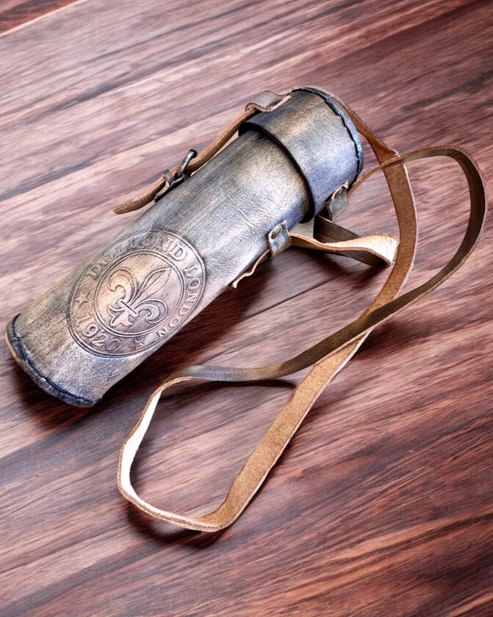 Lunetta Premium "Voyager" con Lunetta Incisa e Custodia in Pelle Naturale, possibilità di personalizzazione con incisione per regalo