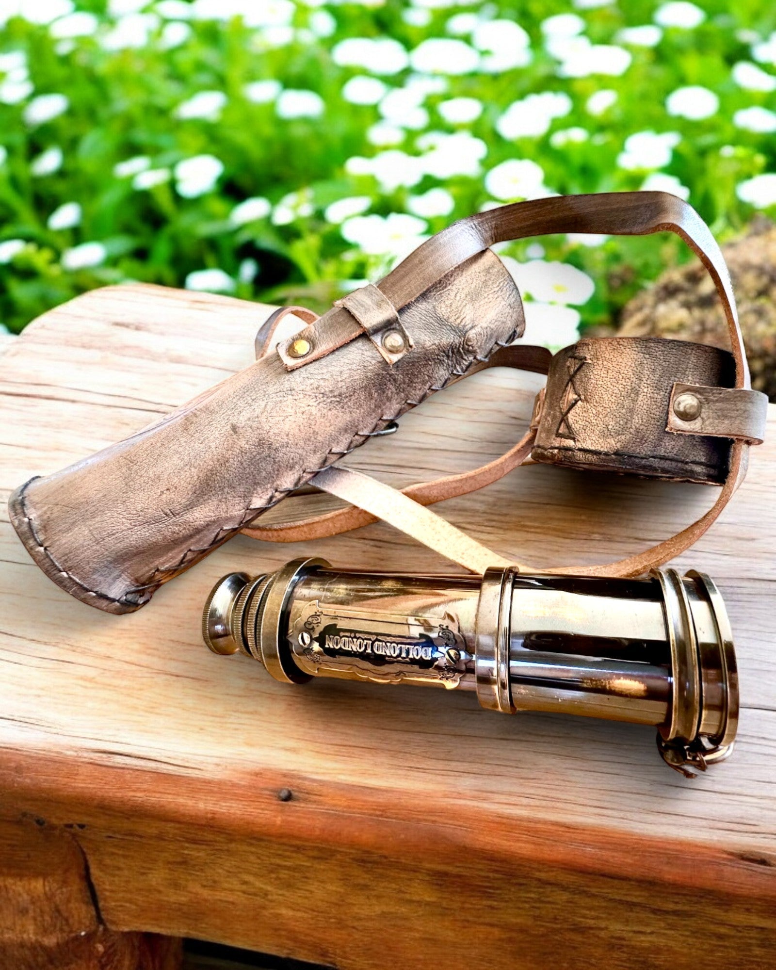 Lunetta Premium "Voyager" con Lunetta Incisa e Custodia in Pelle Naturale, possibilità di personalizzazione con incisione per regalo