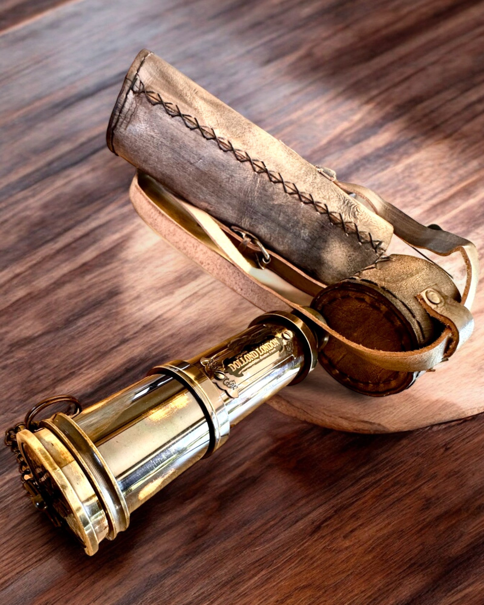 Lunetta Premium "Voyager" con Lunetta Incisa e Custodia in Pelle Naturale, possibilità di personalizzazione con incisione per regalo