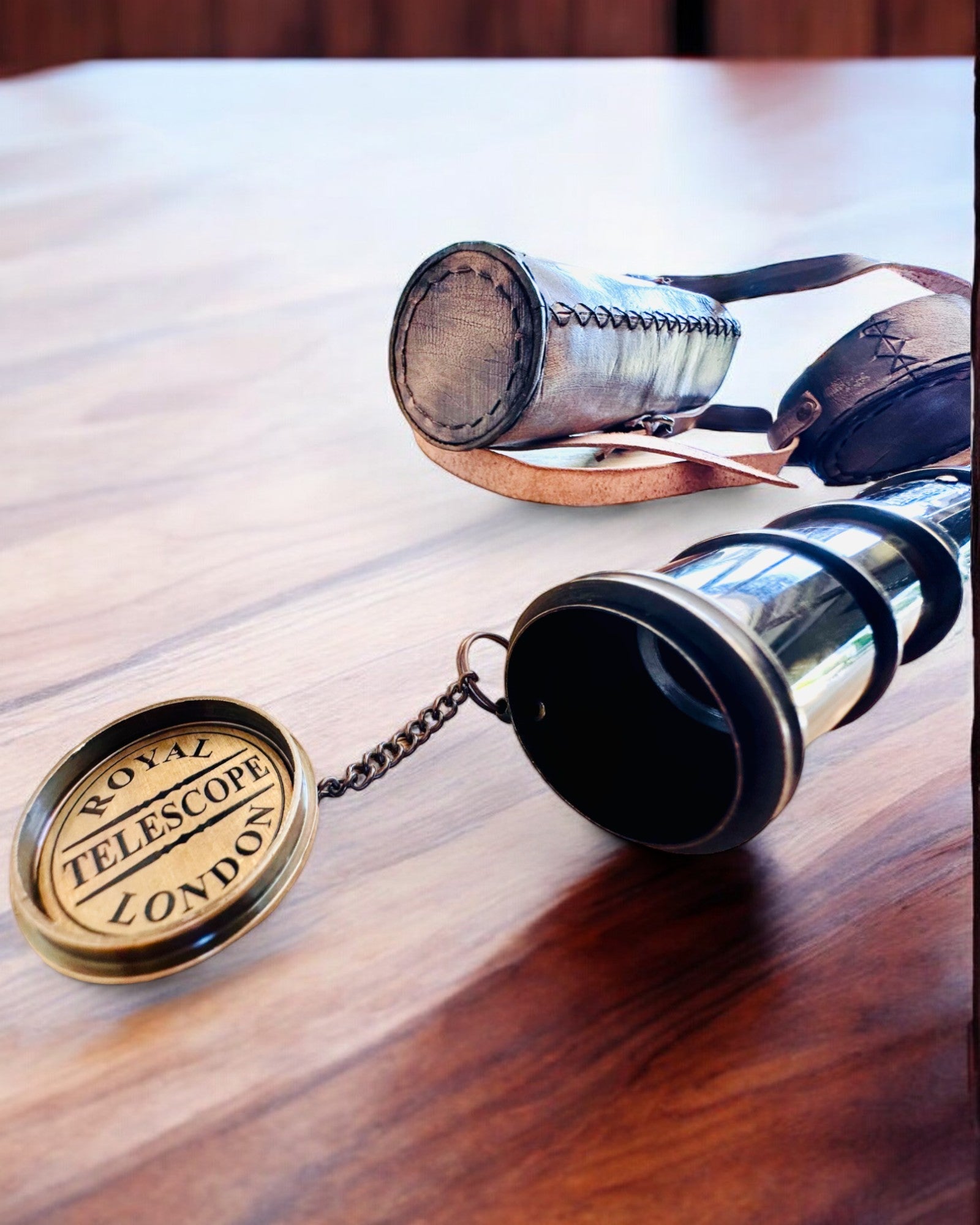 Lunetta Premium "Voyager" con Lunetta Incisa e Custodia in Pelle Naturale, possibilità di personalizzazione con incisione per regalo