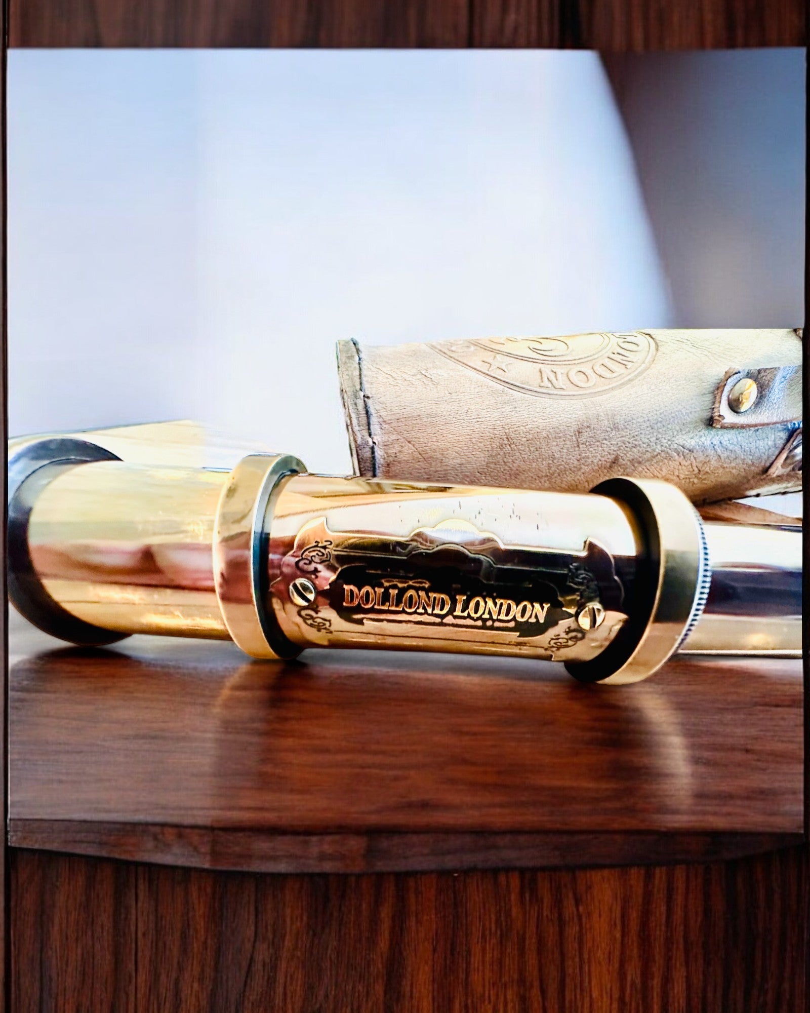 Lunetta Premium "Voyager" con Lunetta Incisa e Custodia in Pelle Naturale, possibilità di personalizzazione con incisione per regalo