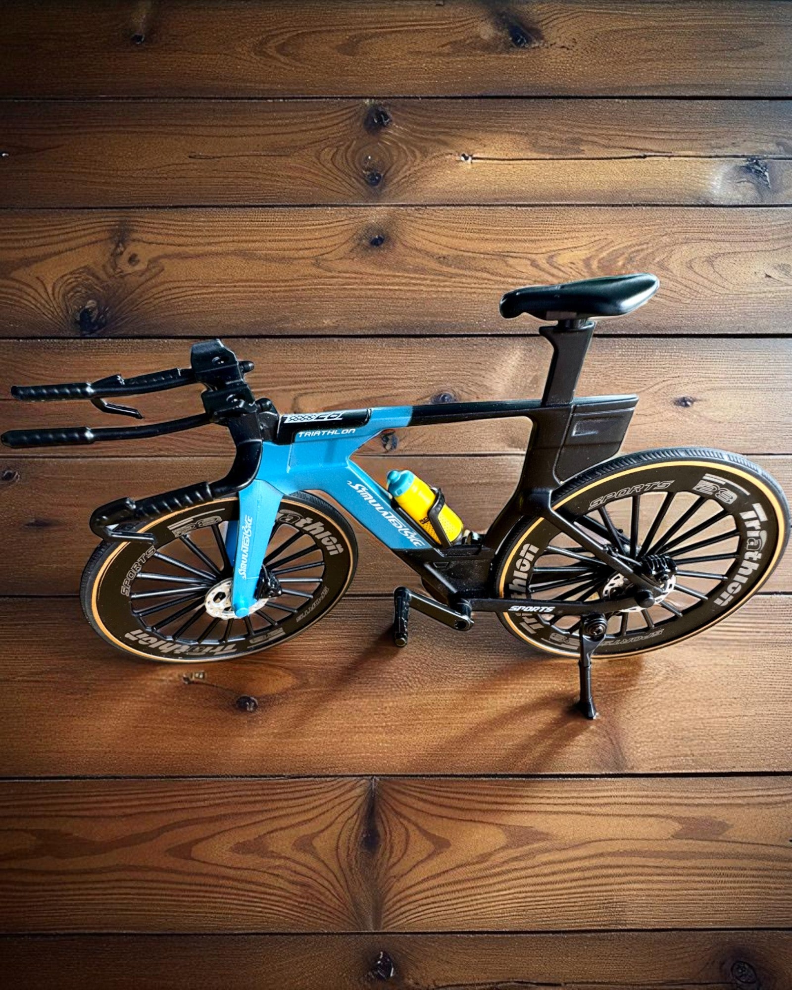 Modello Miniatura di Bicicletta da Triathlon "SpeedStorm 1.2" personalizzazione con incisione per regalo