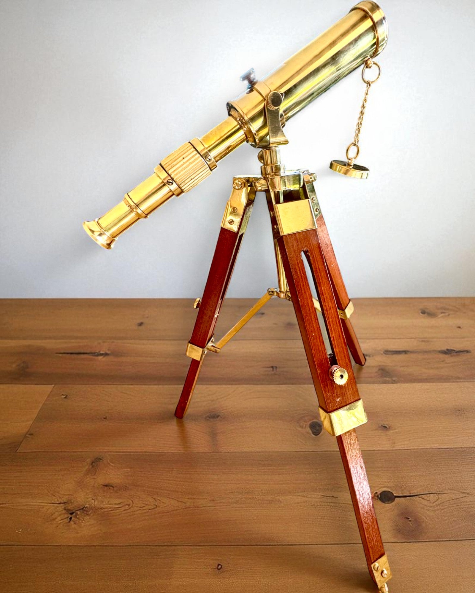 Cannocchiale Celestial su supporto in legno 41 cm, possibilità di personalizzazione con incisione come regalo