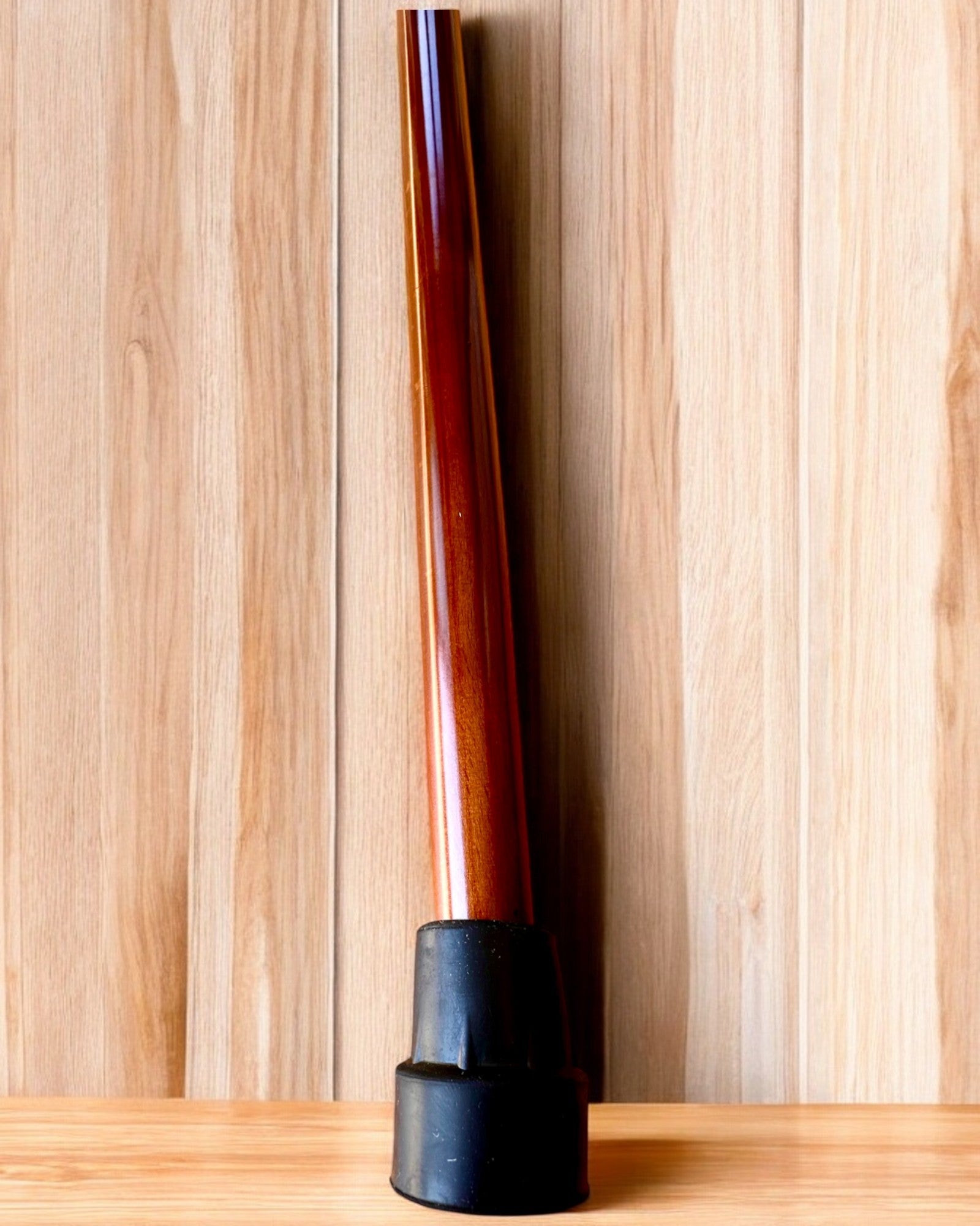 Bastone da passeggio 'Laska "Król Dżungli", in legno, possibilità di personalizzazione con incisione'