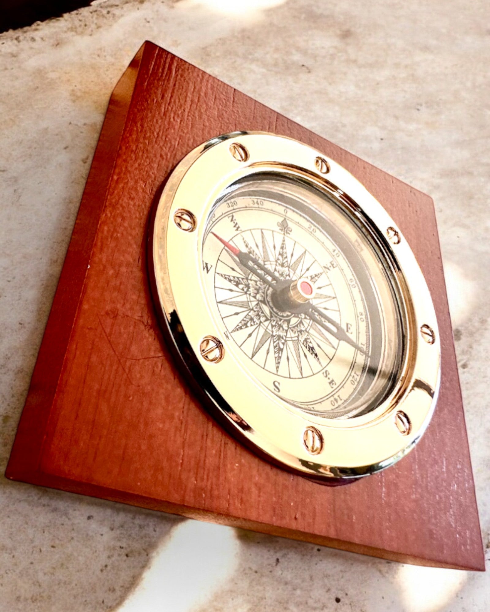 Bussola "Navigator2" - Eleganza Classica in Ottone e Legno, personalizzazione con incisione per regalo