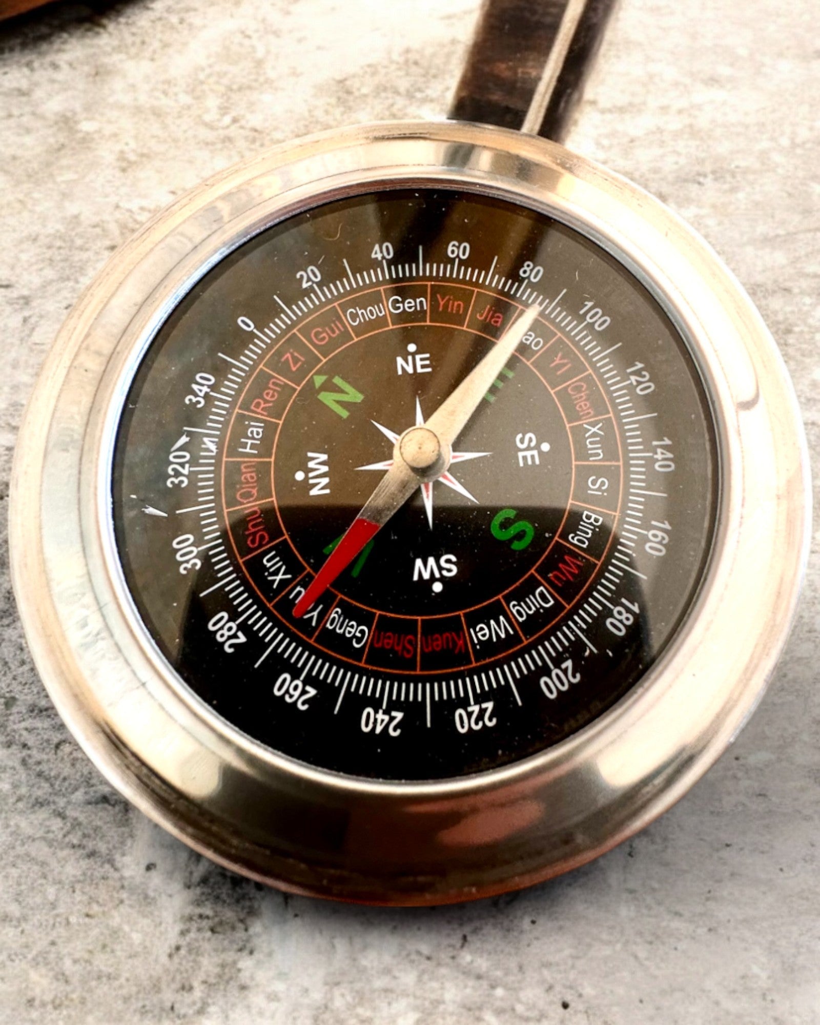 Bussola Feng Shui – Precisione in Acciaio, personalizzazione con incisione per regalo
