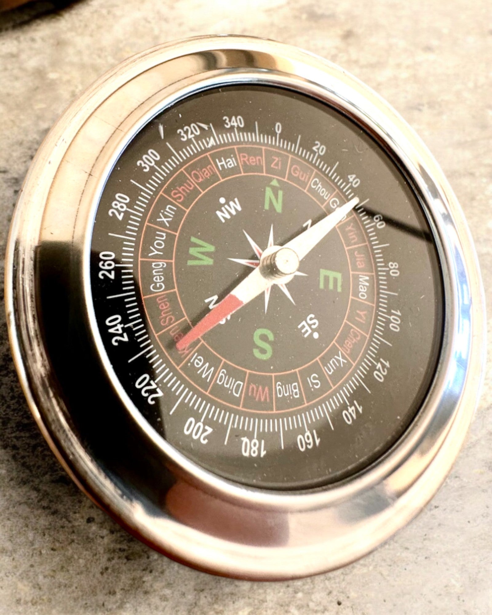 Bussola Feng Shui – Precisione in Acciaio, personalizzazione con incisione per regalo