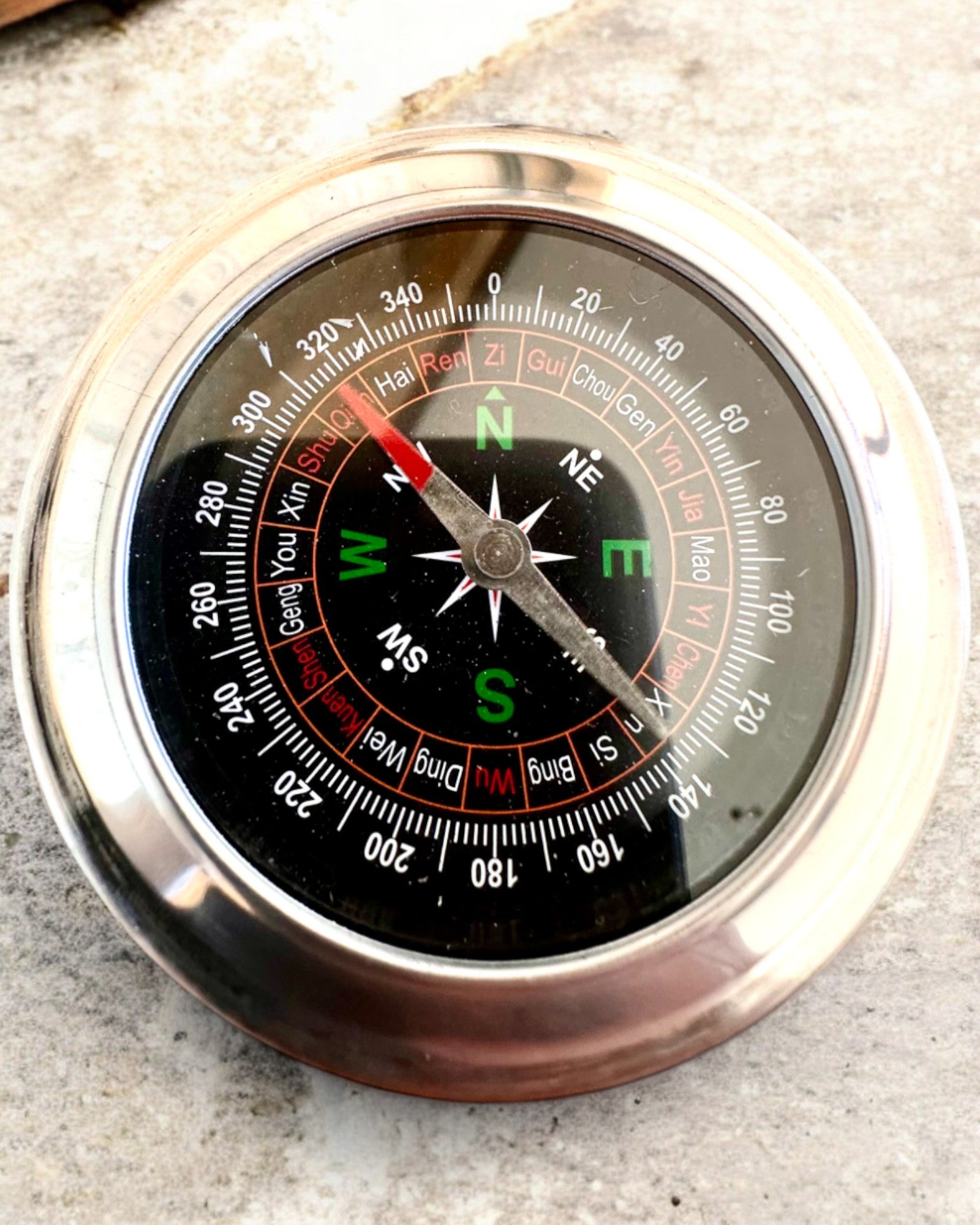 Bussola Feng Shui – Precisione in Acciaio, personalizzazione con incisione per regalo