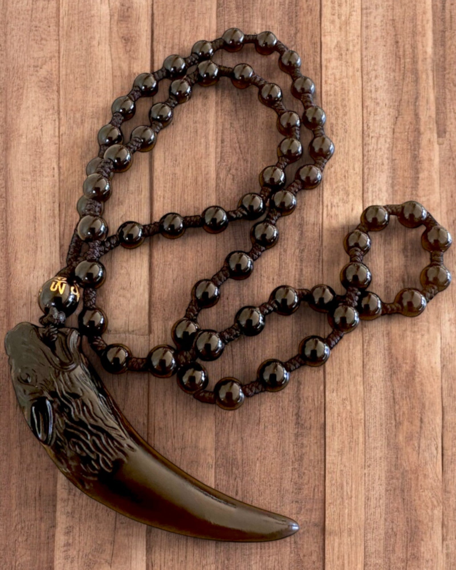 Dente di Lupo di Giada - Amuleto di Forza e Protezione, possibilità di personalizzazione con incisione per regalo