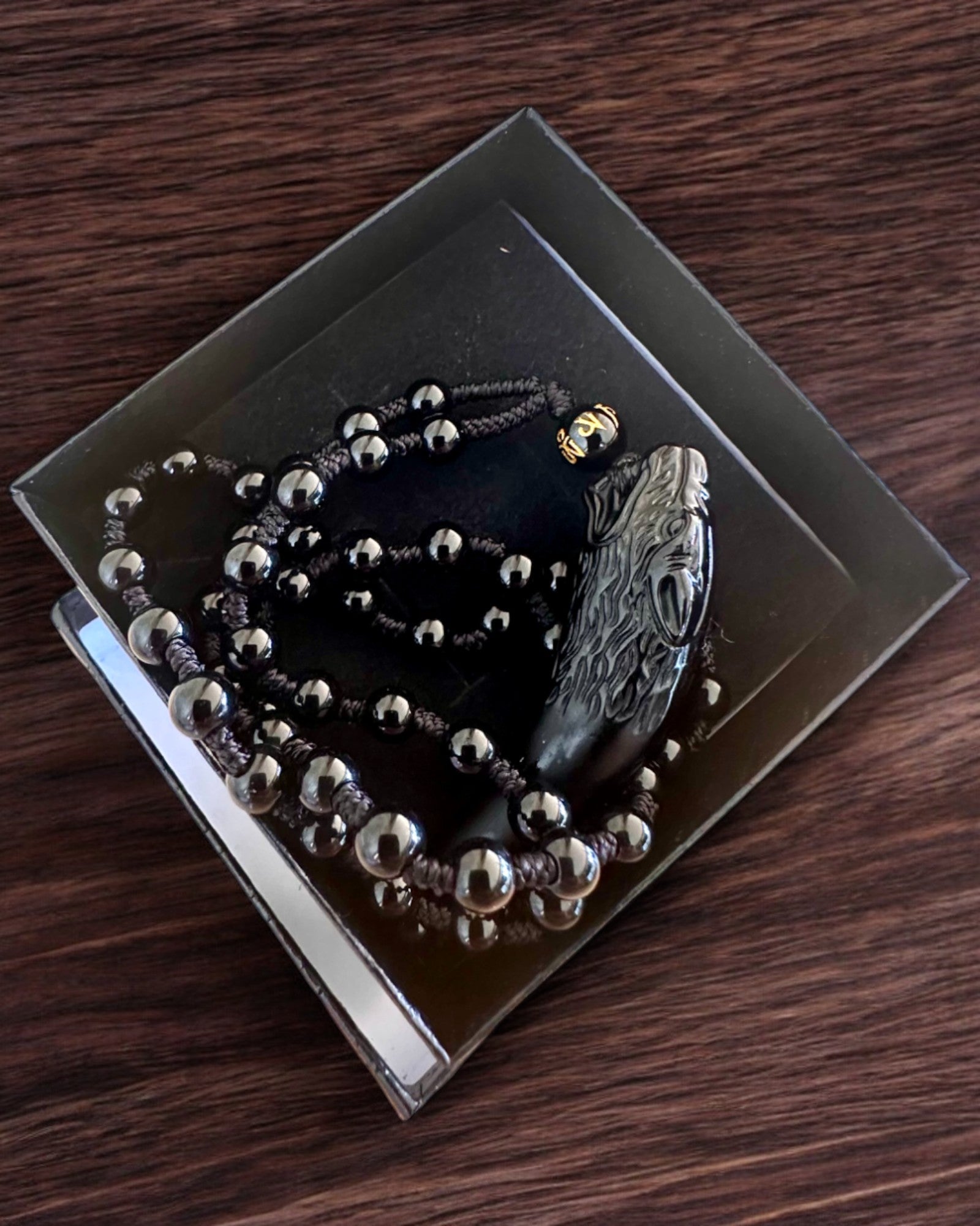 Dente di Lupo di Giada - Amuleto di Forza e Protezione, possibilità di personalizzazione con incisione per regalo