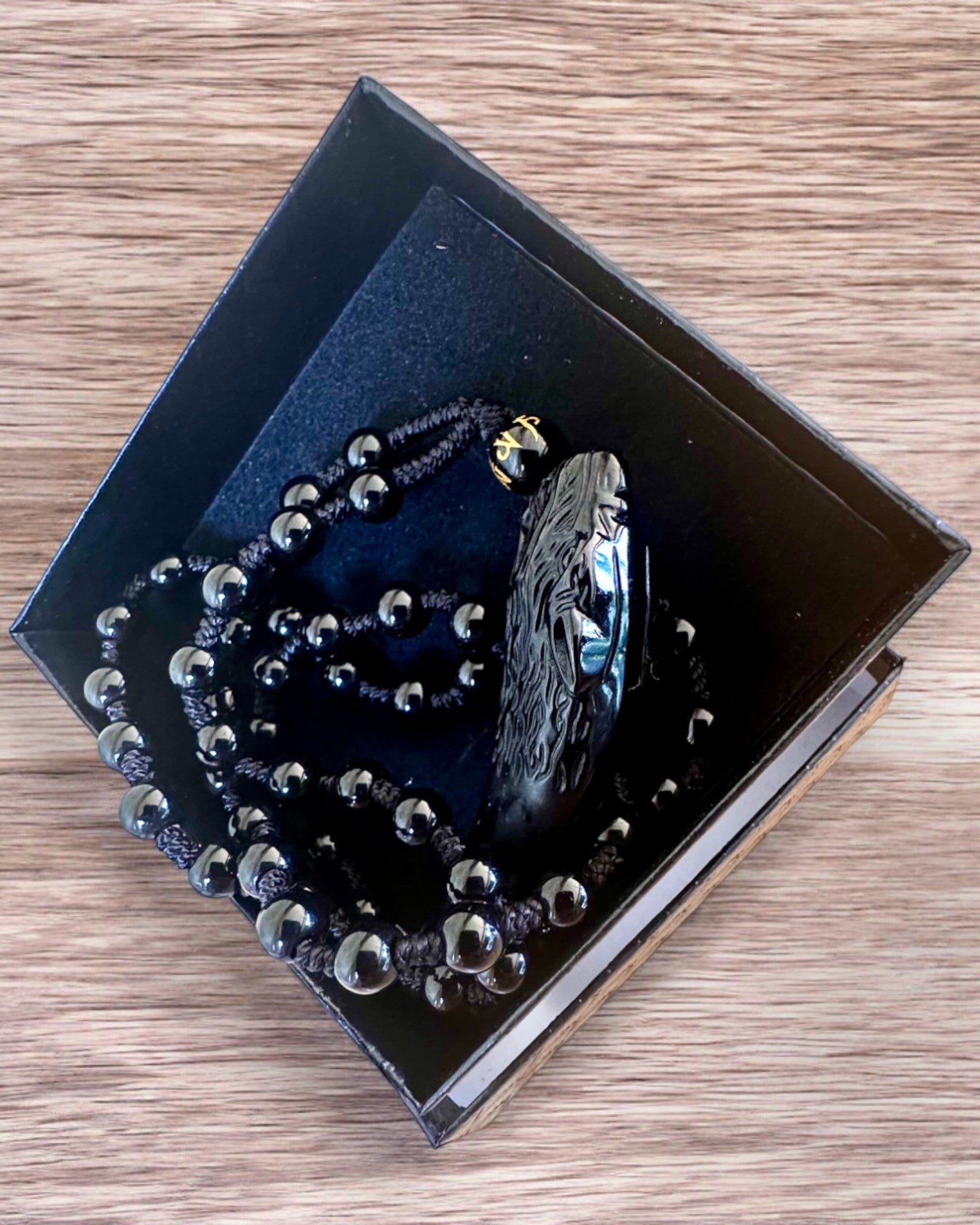 Dente di Lupo di Giada - Amuleto di Forza e Protezione, possibilità di personalizzazione con incisione per regalo