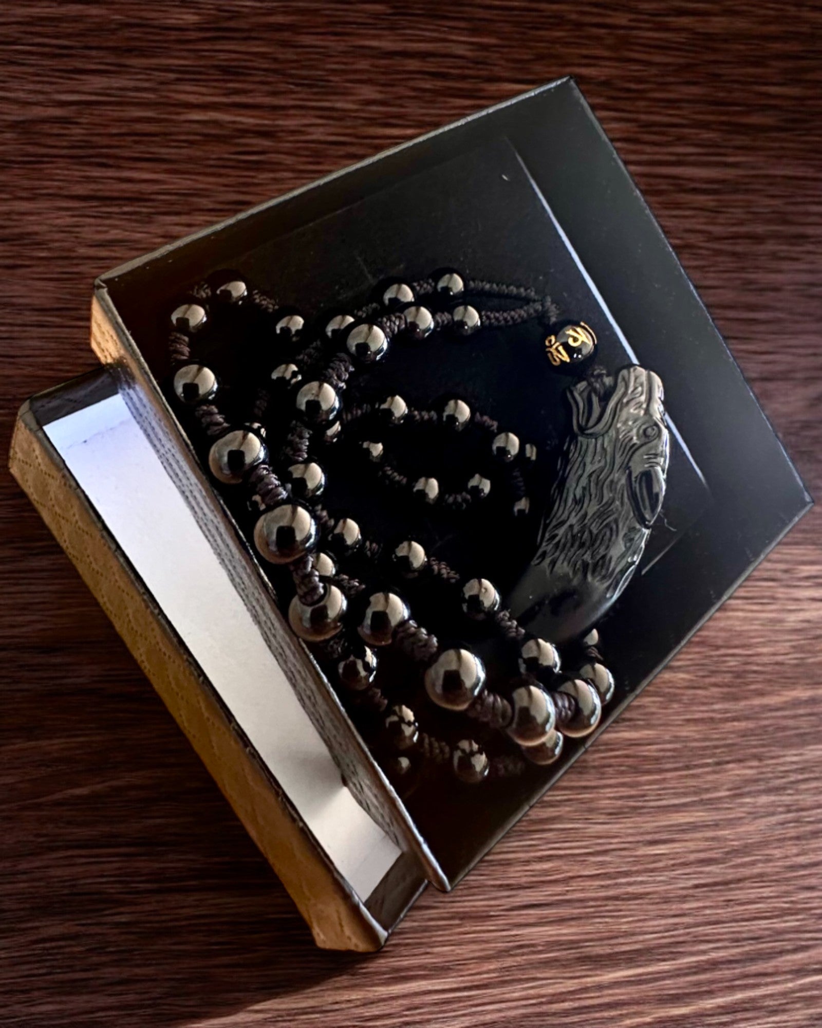 Dente di Lupo di Giada - Amuleto di Forza e Protezione, possibilità di personalizzazione con incisione per regalo