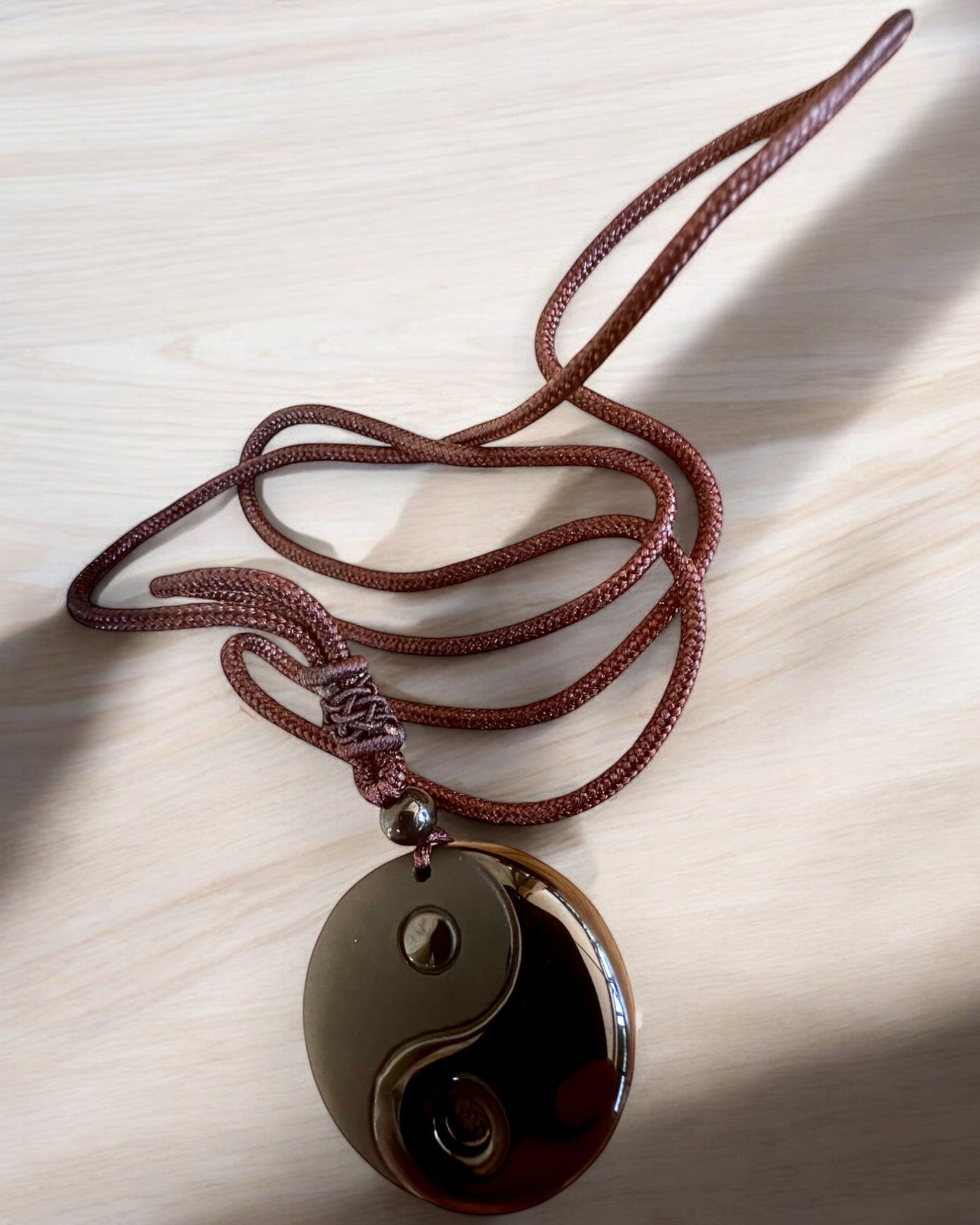 Collana Boho in Ossidiana Yin Yang Tai Chi, possibilità di personalizzazione con incisione per regalo