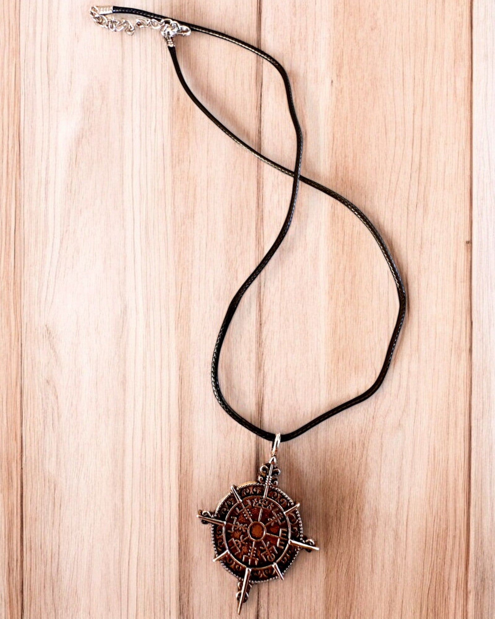 Amuleto Guerriero del Nord - Bussola del Vichingo, possibilità di personalizzazione con incisione per regalo, 2 varianti a scelta