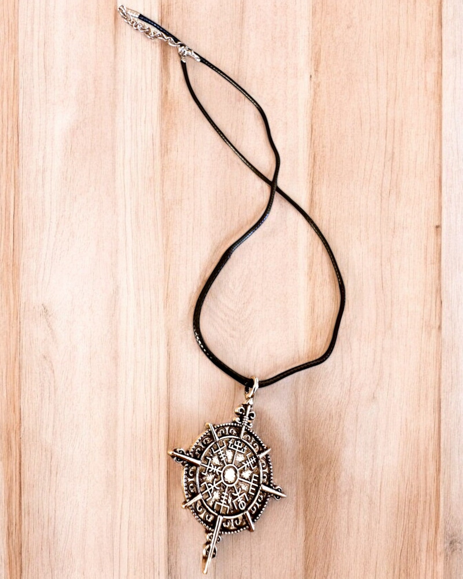 Amuleto Guerriero del Nord - Bussola del Vichingo, possibilità di personalizzazione con incisione per regalo, 2 varianti a scelta