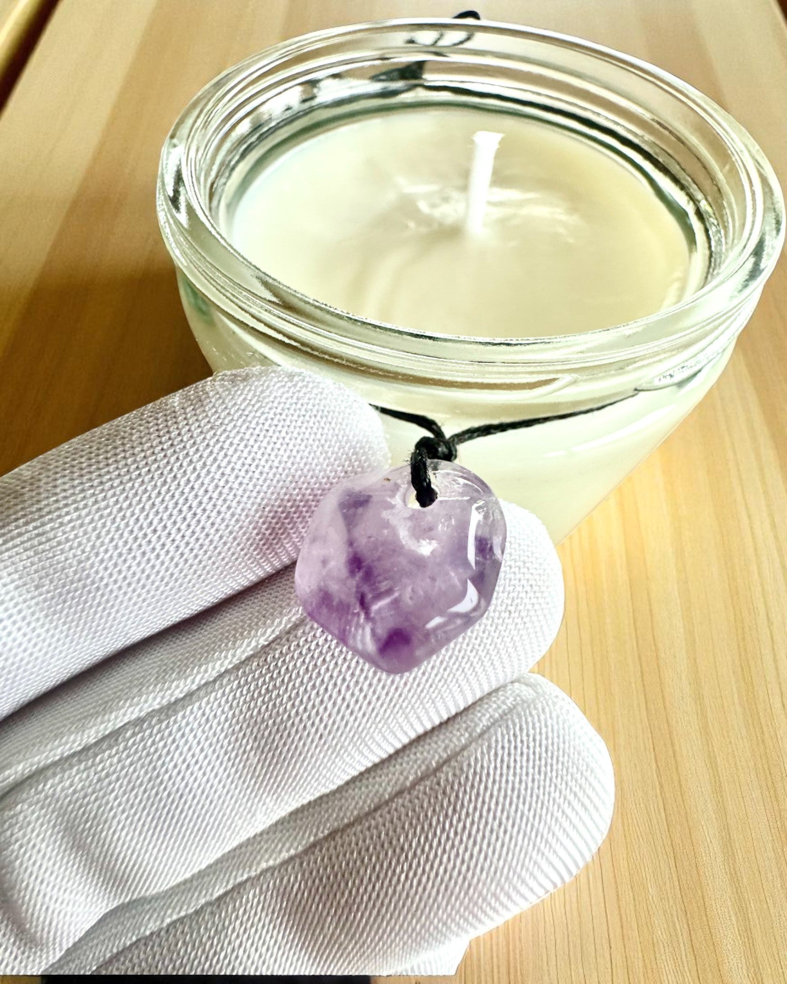 Candela di soia intenzionale Ametista – calma, armonia e purificazione, 250 ml, possibilità di personalizzazione per regalo
