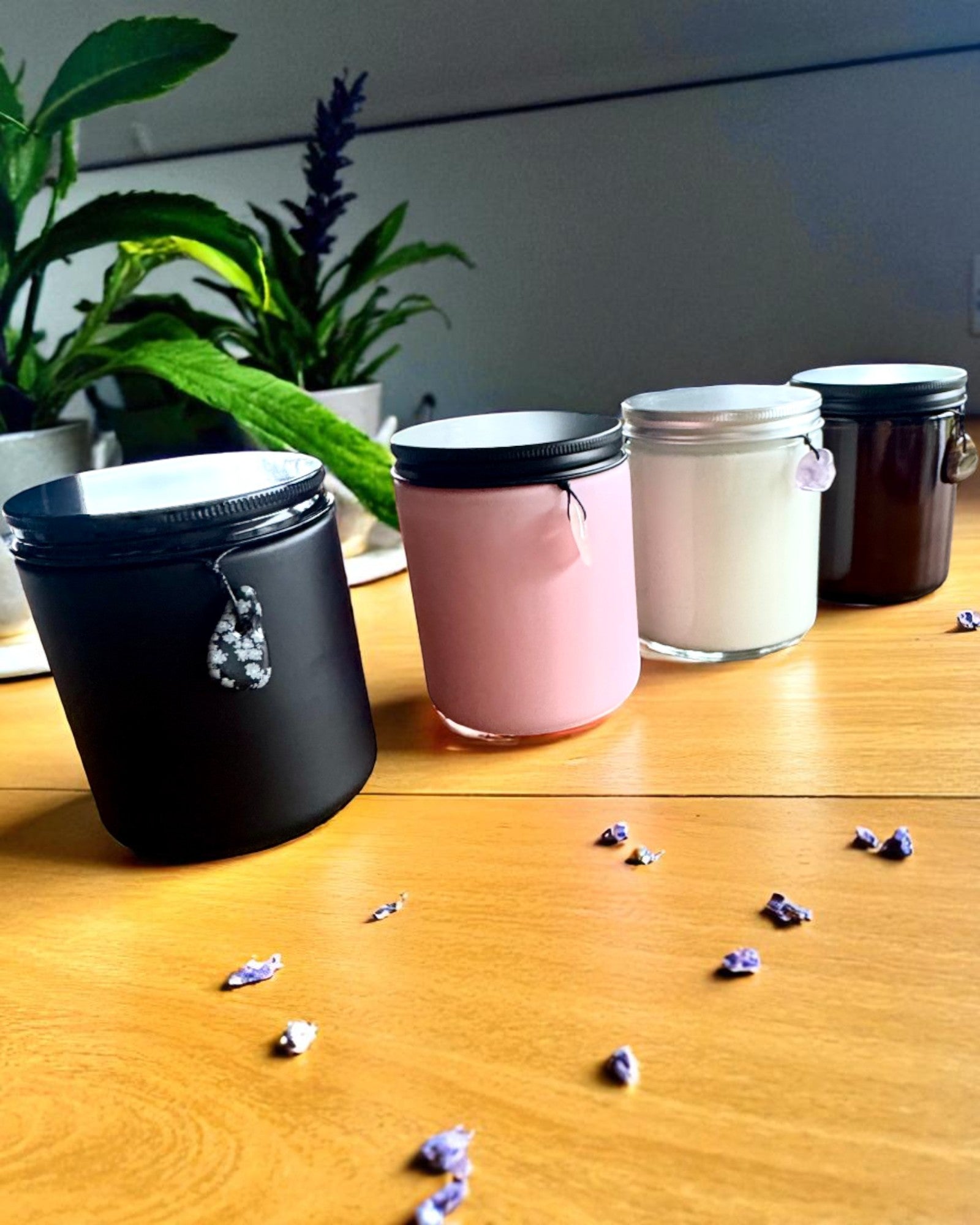Candela di soia intenzionale Ametista – calma, armonia e purificazione, 250 ml, possibilità di personalizzazione per regalo