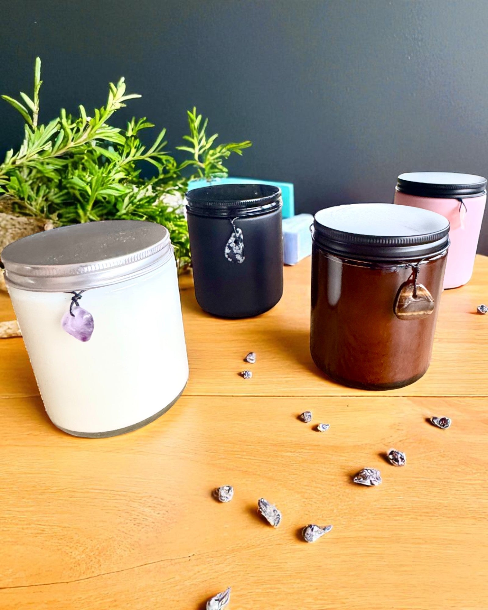 Candela di soia intenzionale Ametista – calma, armonia e purificazione, 250 ml, possibilità di personalizzazione per regalo
