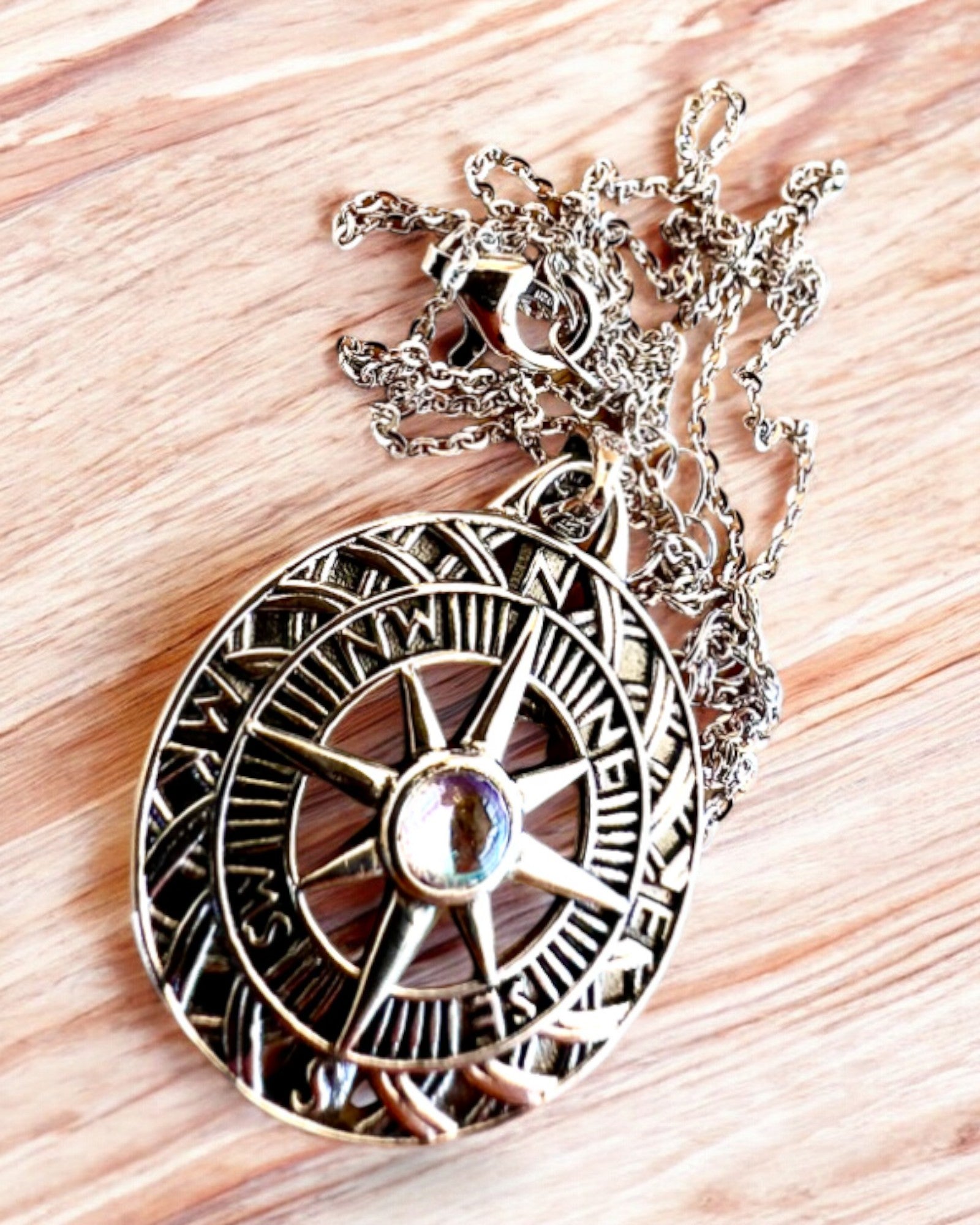 Amuleto del Viaggio Astrale – Collana in Argento con Incisione, personalizzazione per regalo