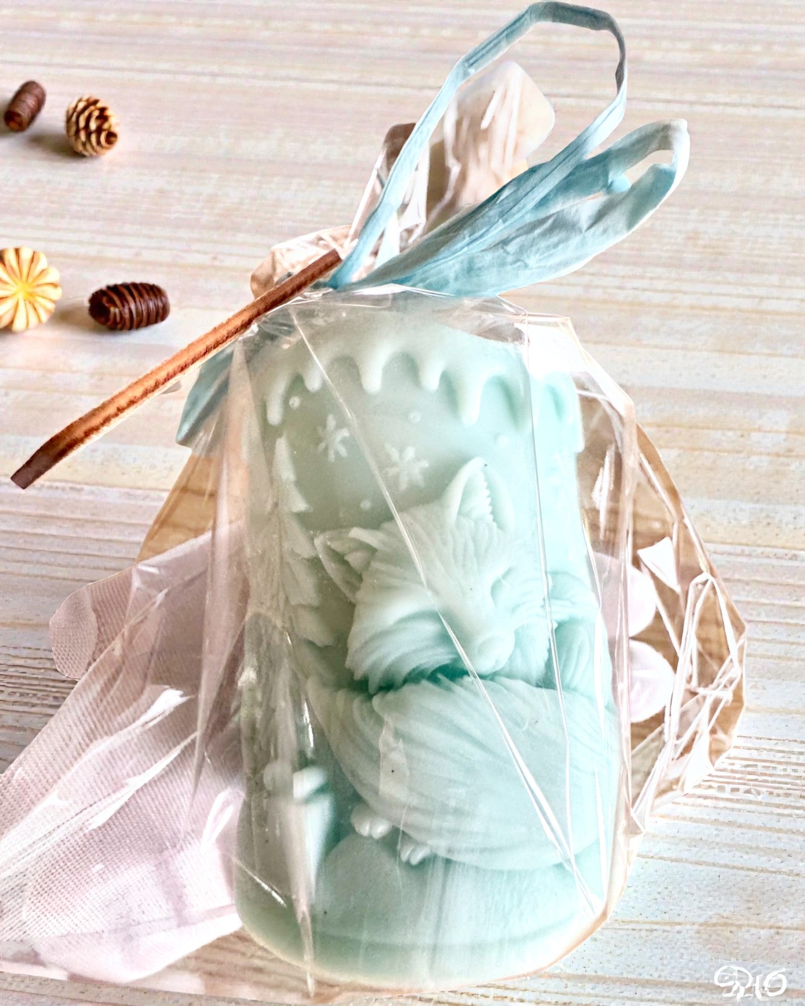 Candela di soia Volpe Invernale, altezza 7,5 cm, candela di soia colata a mano con una dolce volpe addormentata, personalizzabile con incisione sulla targhetta