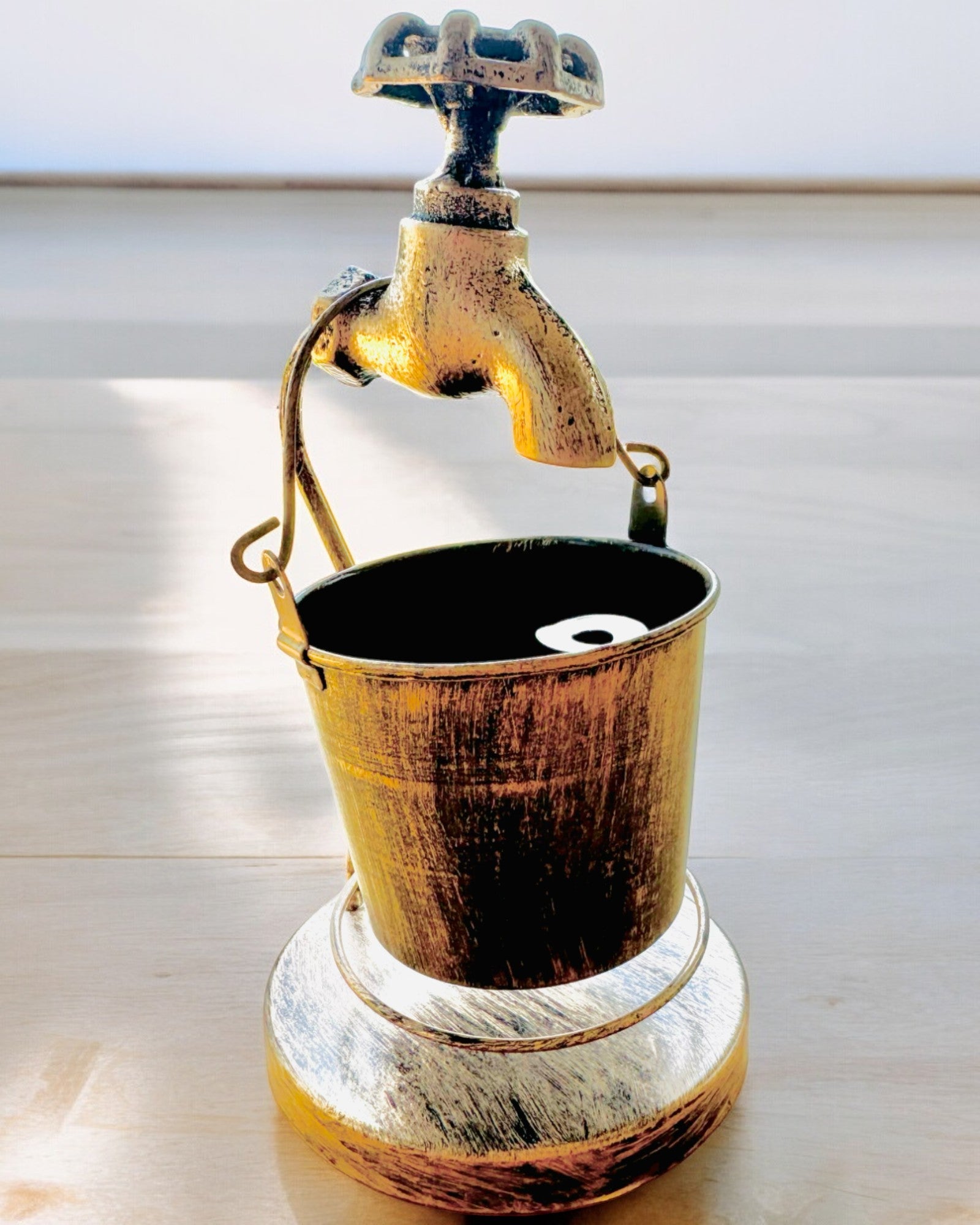 "Rustic Charm" Stile Posacenere in Metallo, altezza 19-23 cm, 8 varianti disponibili, incisione su richiesta