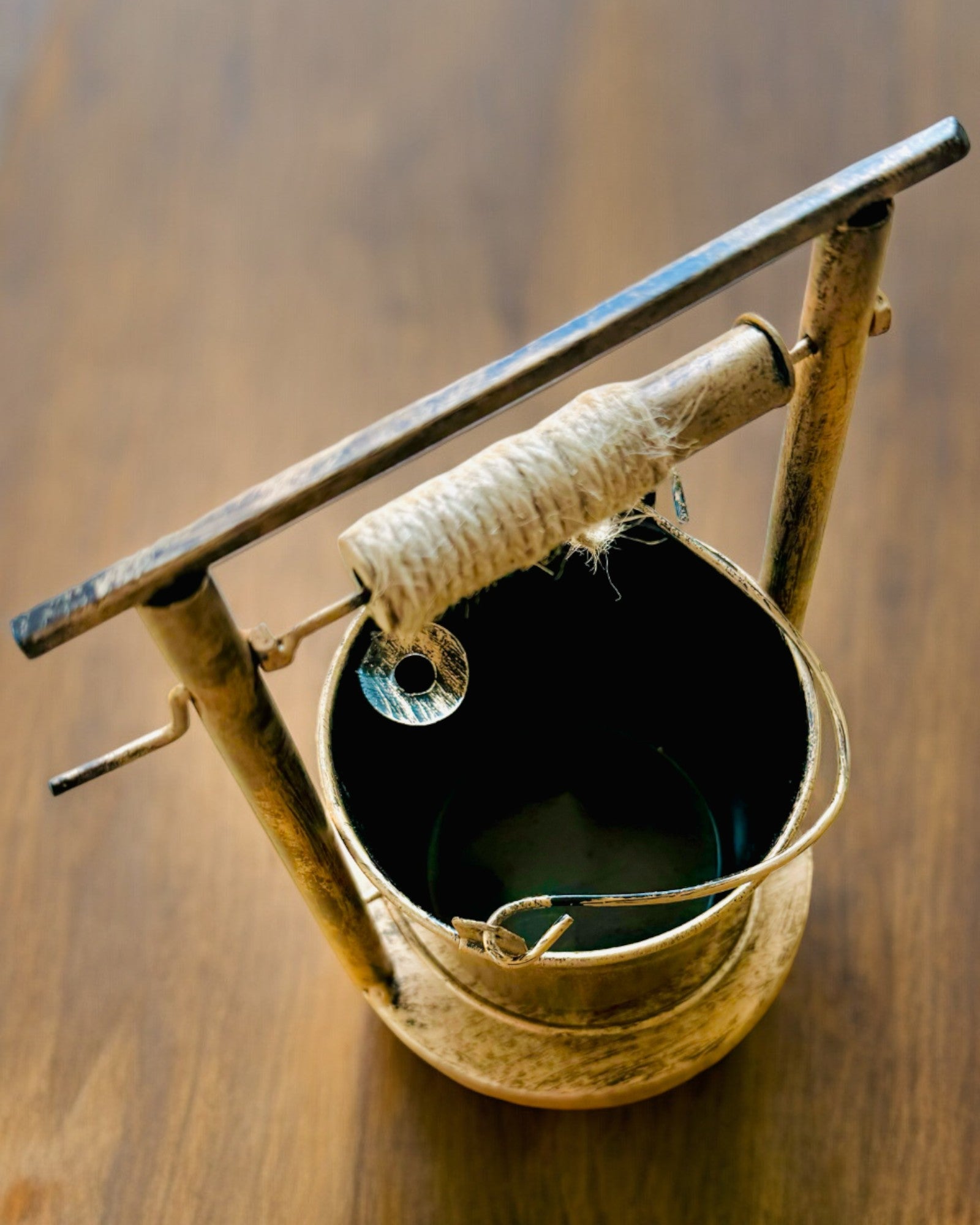 "Rustic Charm" Stile Posacenere in Metallo, altezza 19-23 cm, 8 varianti disponibili, incisione su richiesta