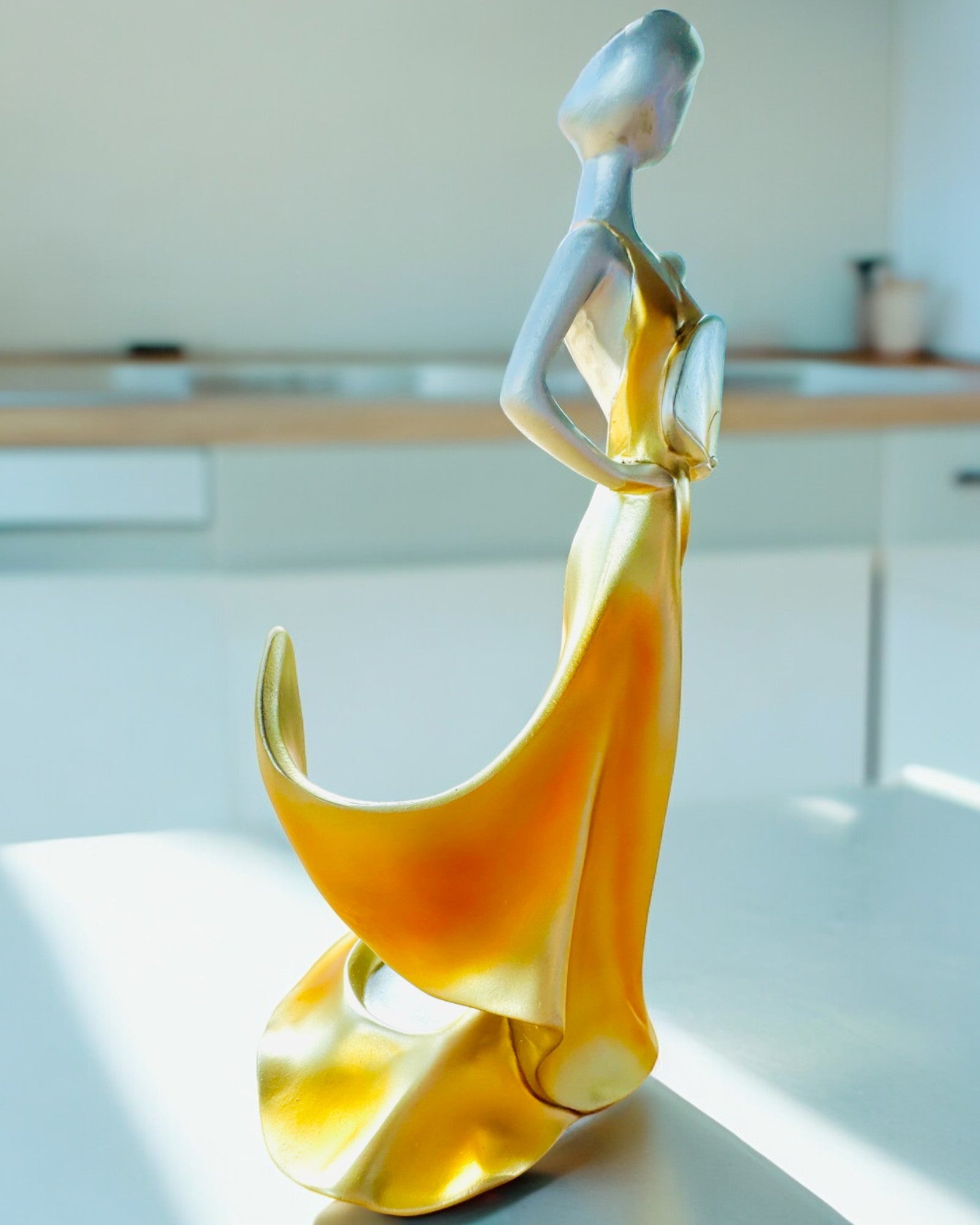 Elegante Supporto per Bottiglia - Statua della Dama - personalizzazione con incisione, 2 varianti a scelta