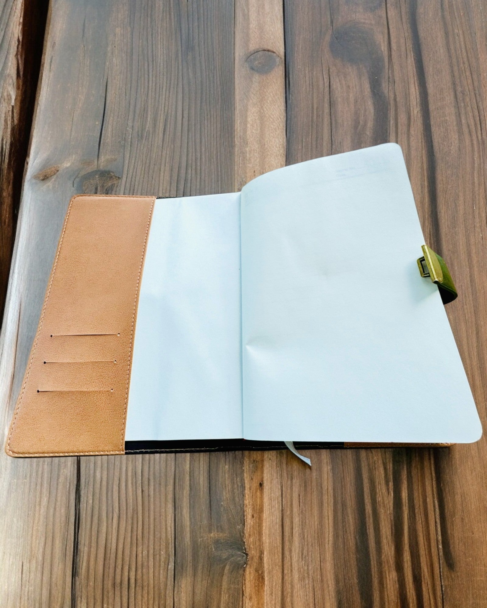 Taccuino in Pelle Esclusivo "Sekretnik" A5 con Serratura a Combinazione - personalizzazione con incisione