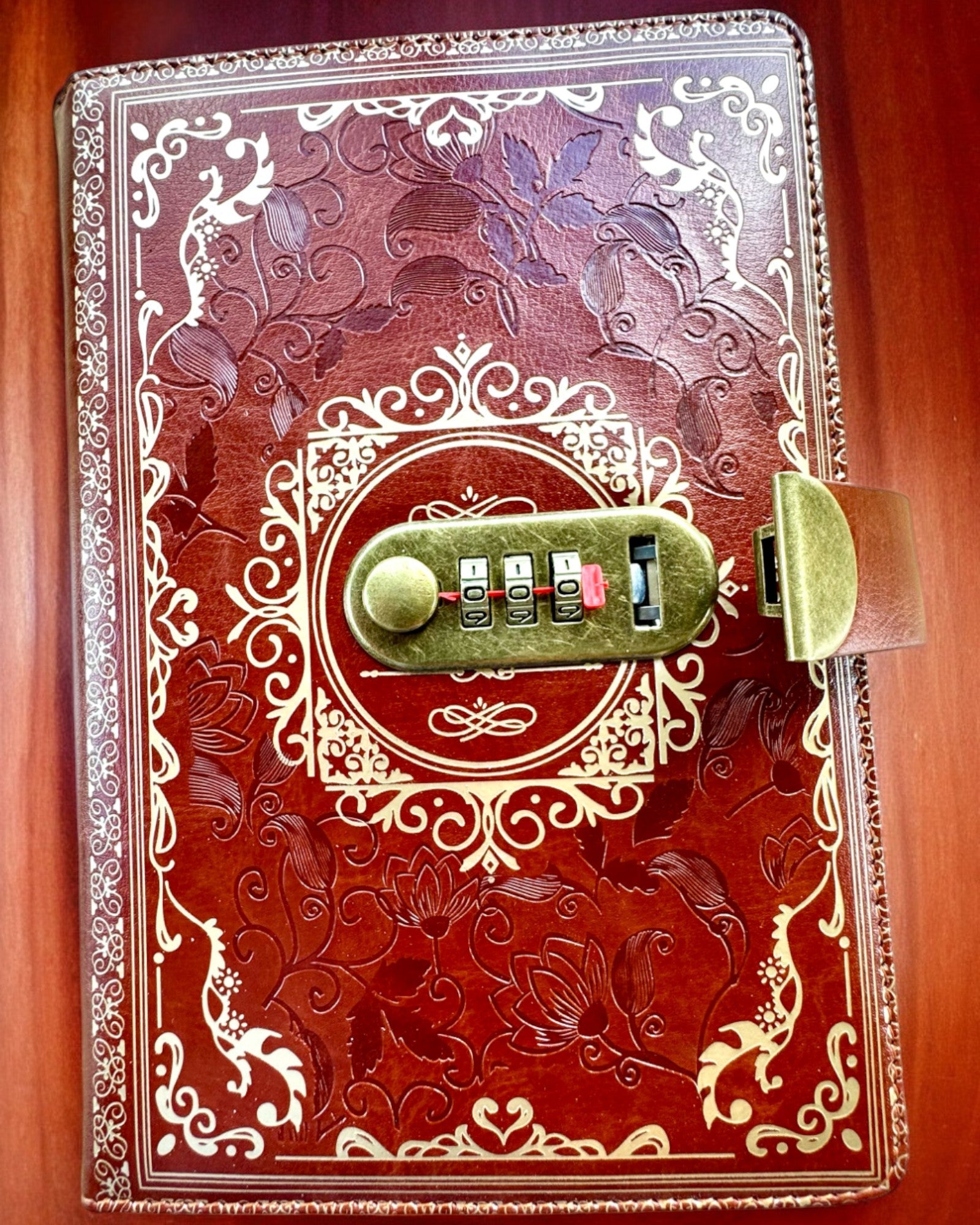 Taccuino in Pelle Esclusivo "Sekretnik" A5 con Serratura a Combinazione - personalizzazione con incisione