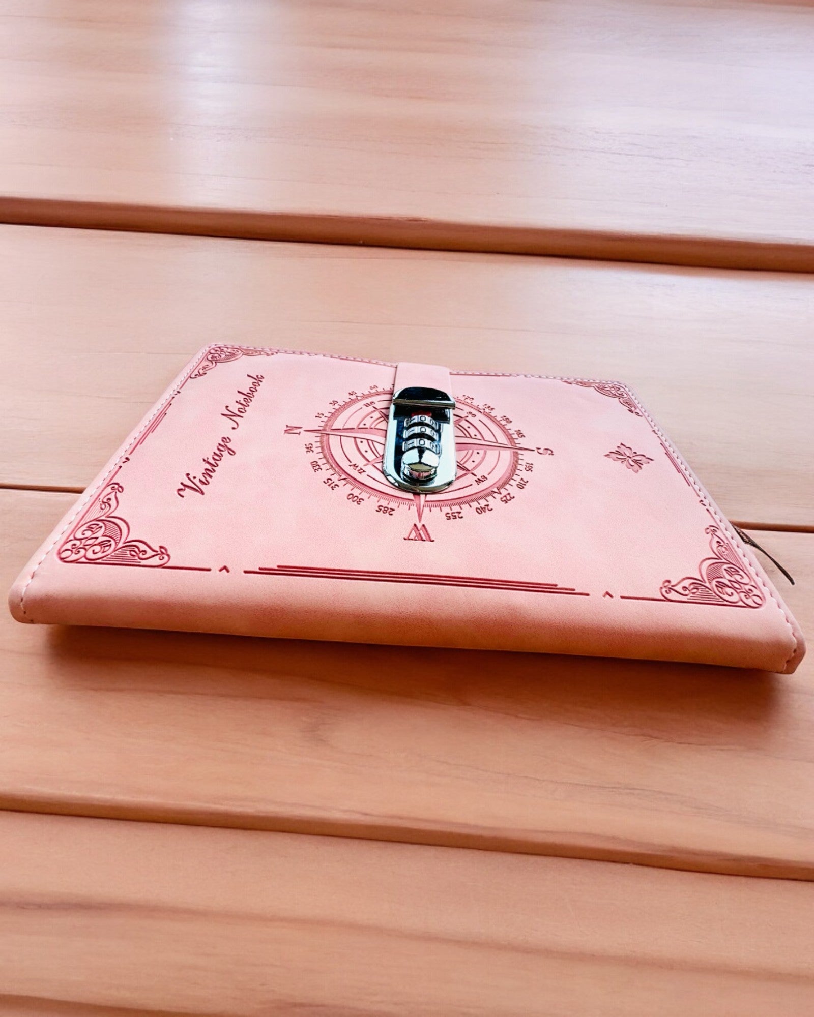 Taccuino Segreto A5 Vintage con Blocco a Codice - Scegli il Tuo Stile, personalizzazione con incisione per regalo