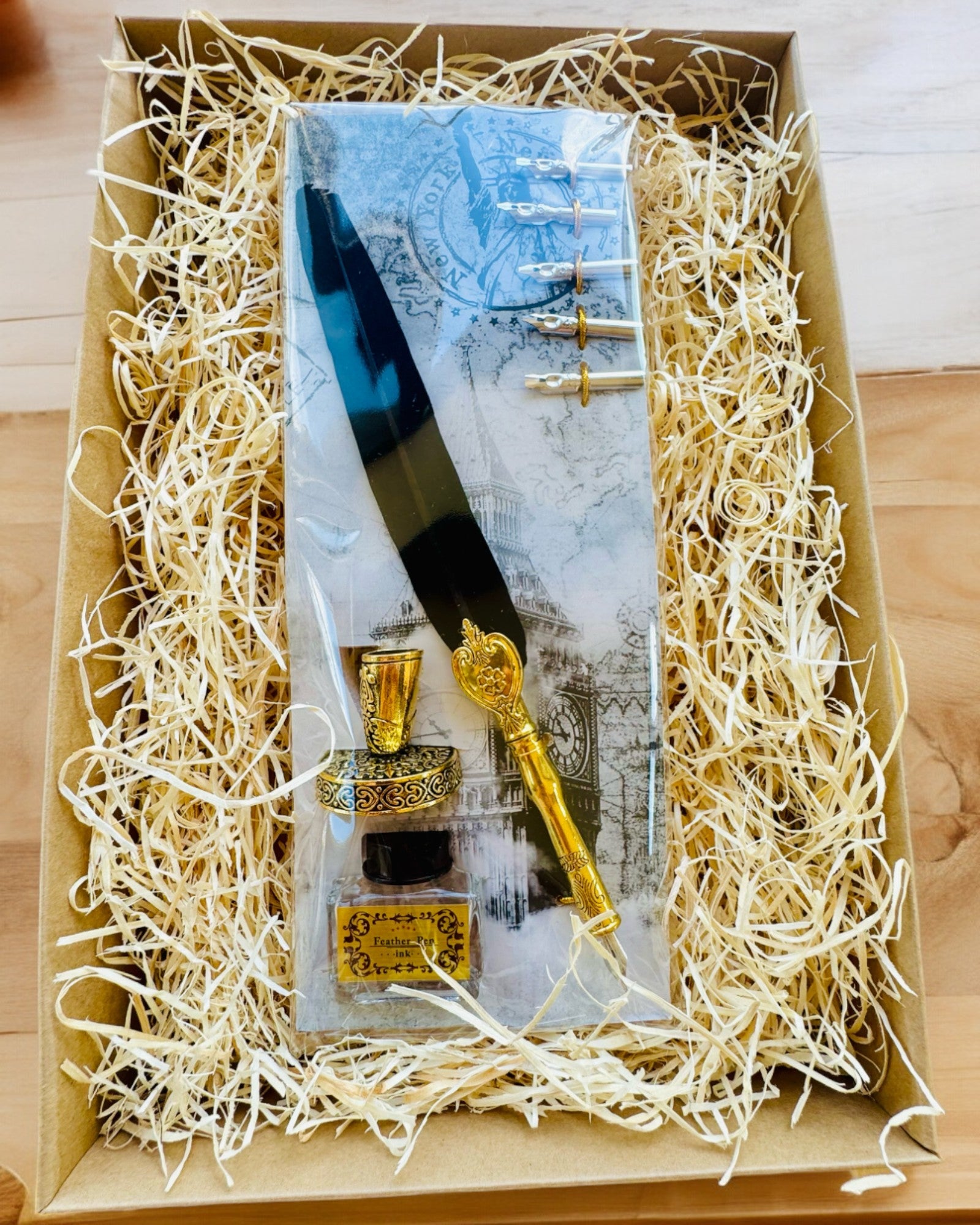 Piuma d'Oca Elegante con Set di Accessori - Royal Quill, possibilità di personalizzazione con incisione