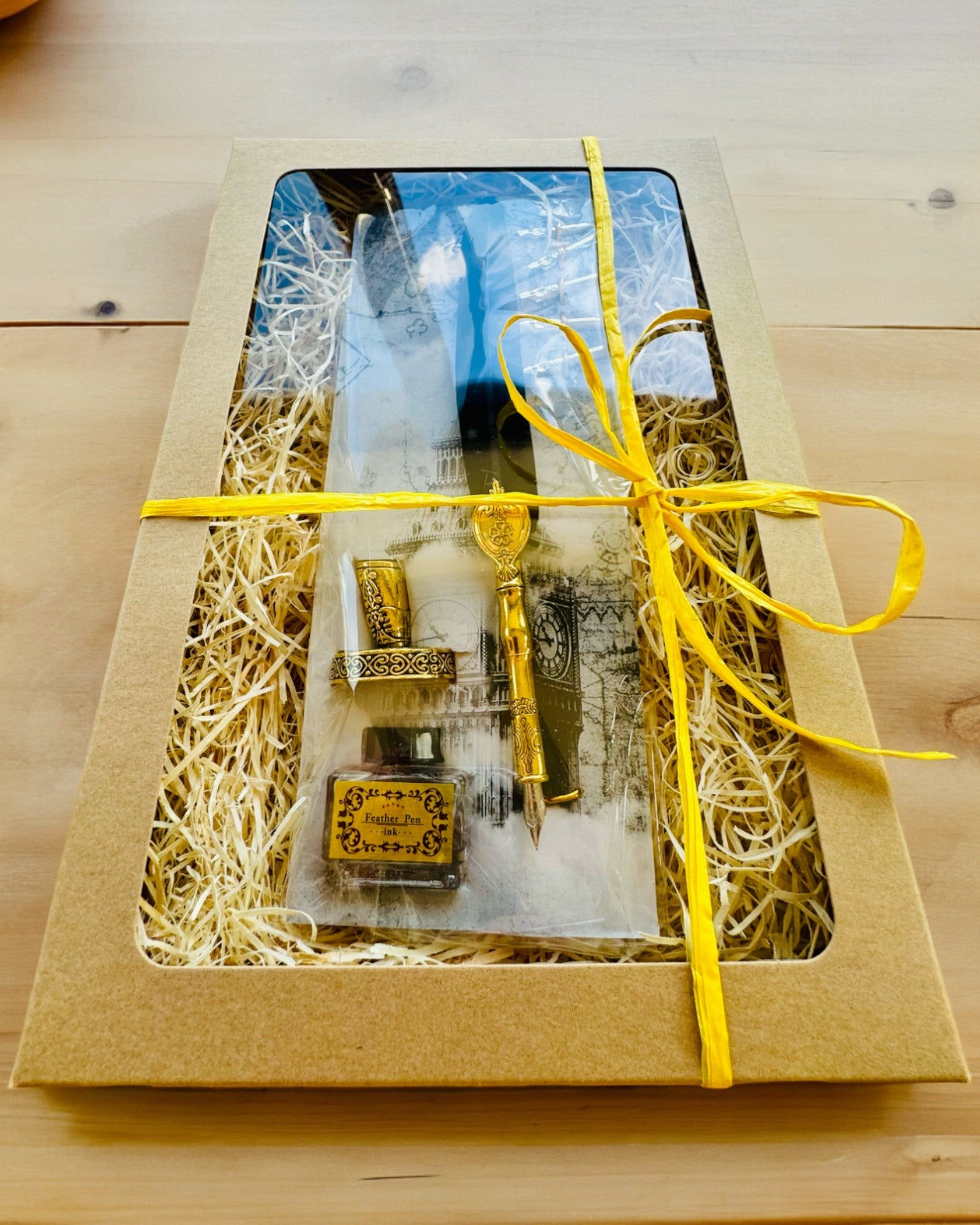 Piuma d'Oca Elegante con Set di Accessori - Royal Quill, possibilità di personalizzazione con incisione