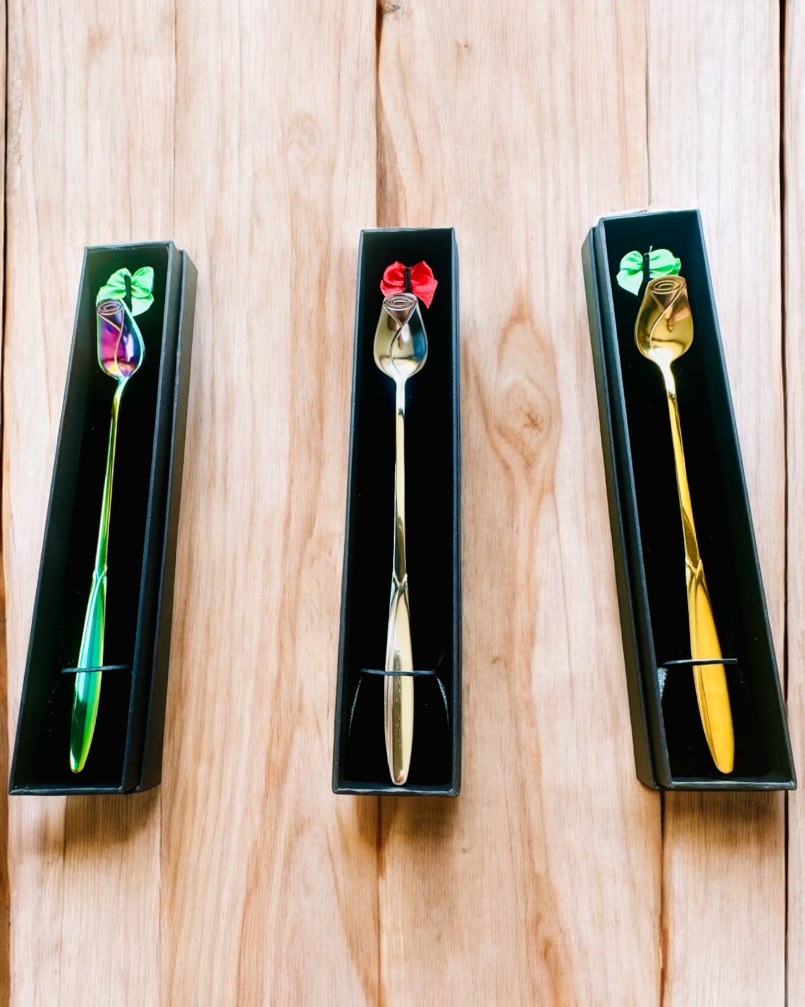 Cucchiaino Personalizzato Rosa con Opzione di Incisione per Regalo - 3 varianti di colore disponibili