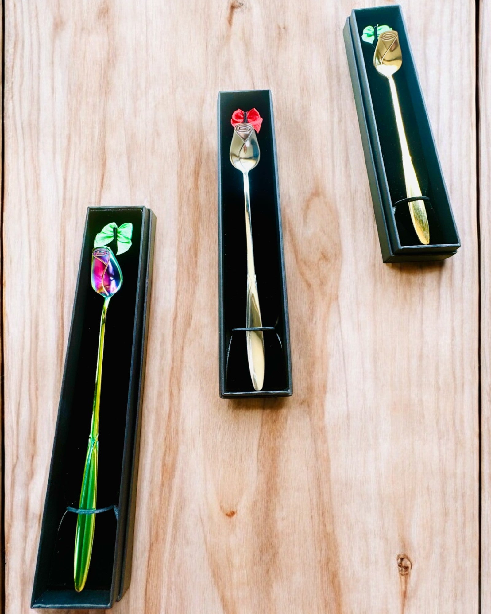 Cucchiaino Personalizzato Rosa con Opzione di Incisione per Regalo - 3 varianti di colore disponibili