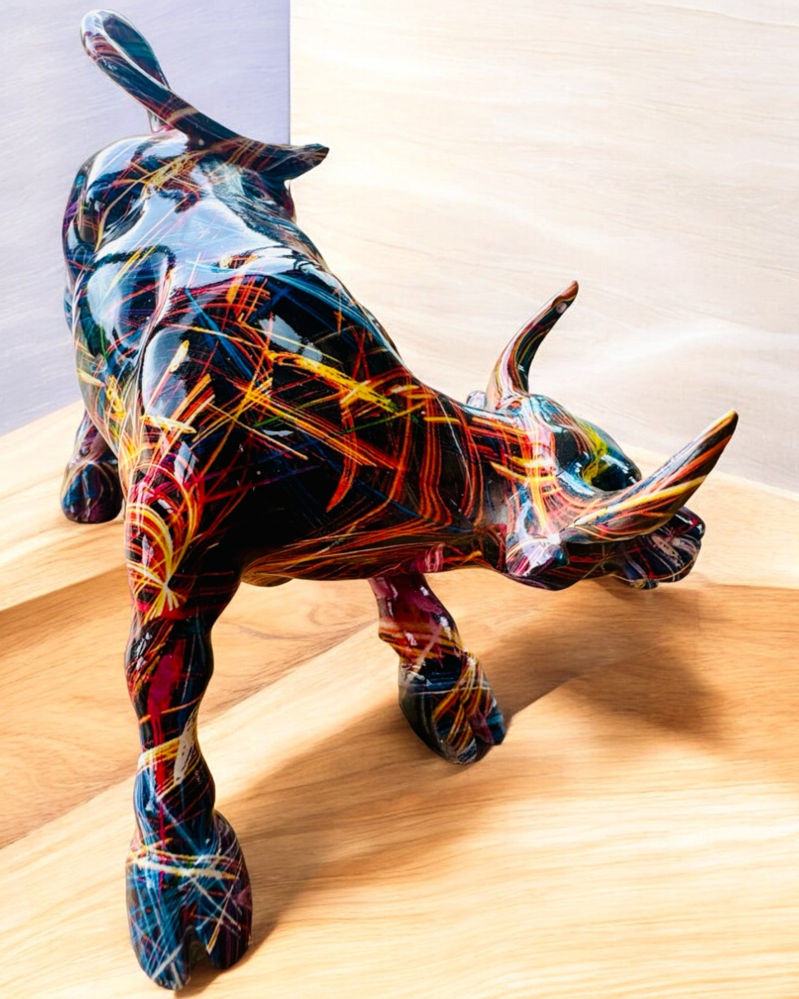 Scultura Decorativa Toro "BullArt" – Arte Unica con Opzione di Incisione - 4 varianti di colore, per regalo personalizzato