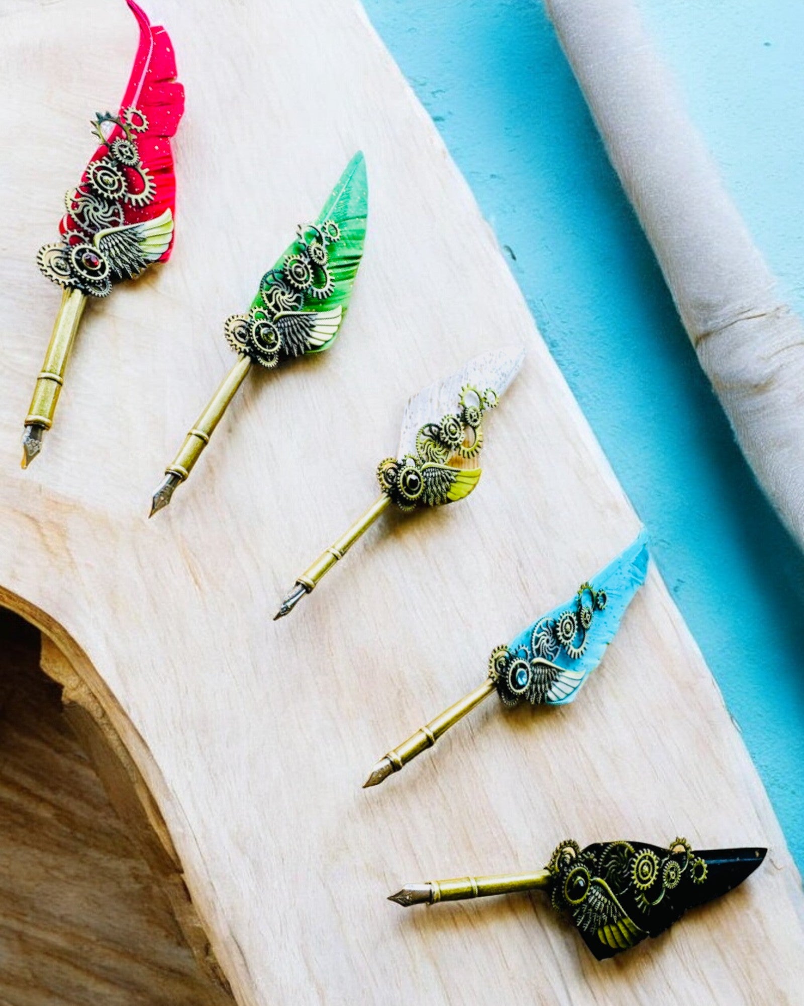 Penna Calligrafica "Eleganza Steampunk" con Piuma di Tacchino - Fatto a Mano 5 varianti tra cui scegliere, personalizzazione con incisione per regalo