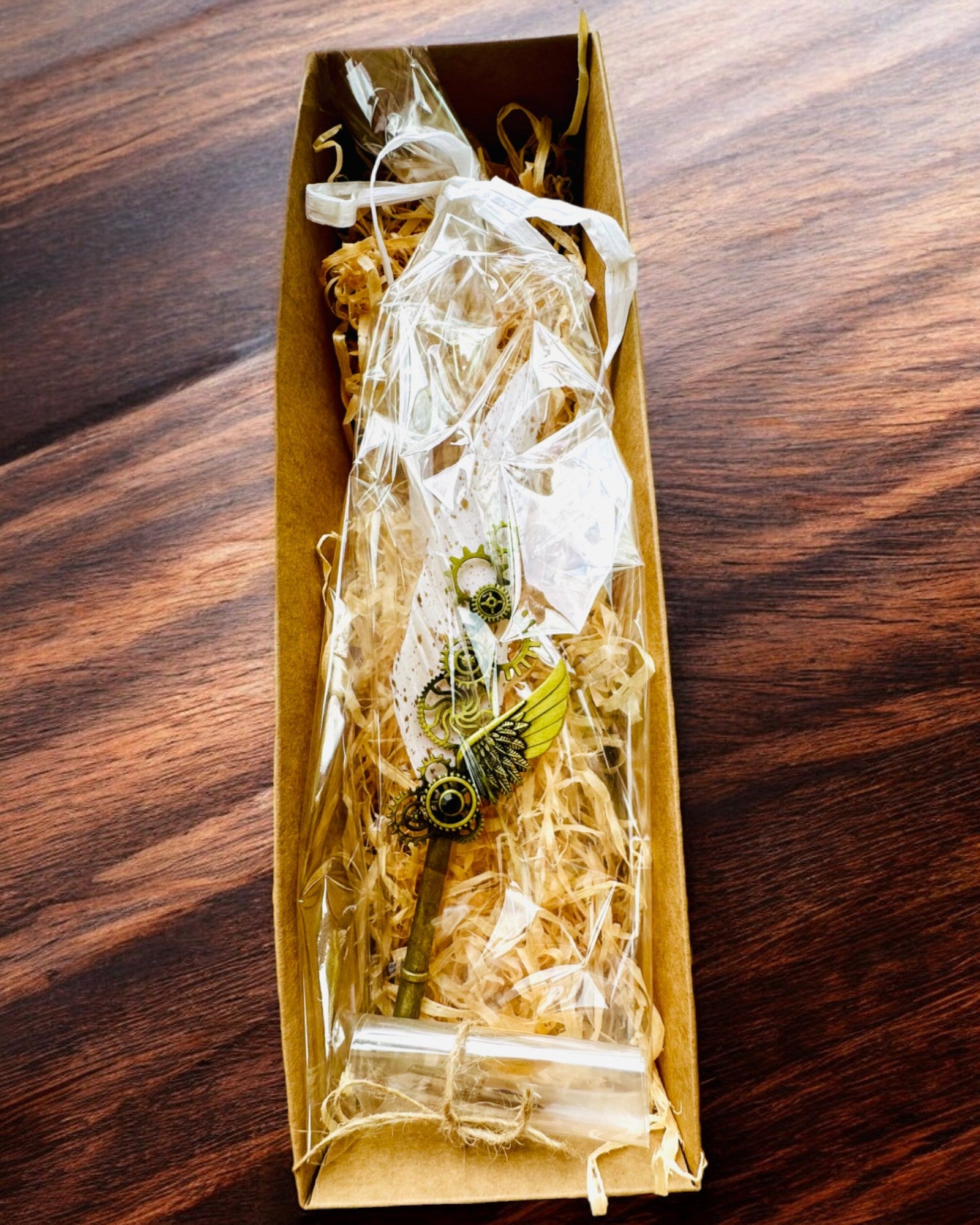 Penna Calligrafica "Eleganza Steampunk" con Piuma di Tacchino - Fatto a Mano 5 varianti tra cui scegliere, personalizzazione con incisione per regalo