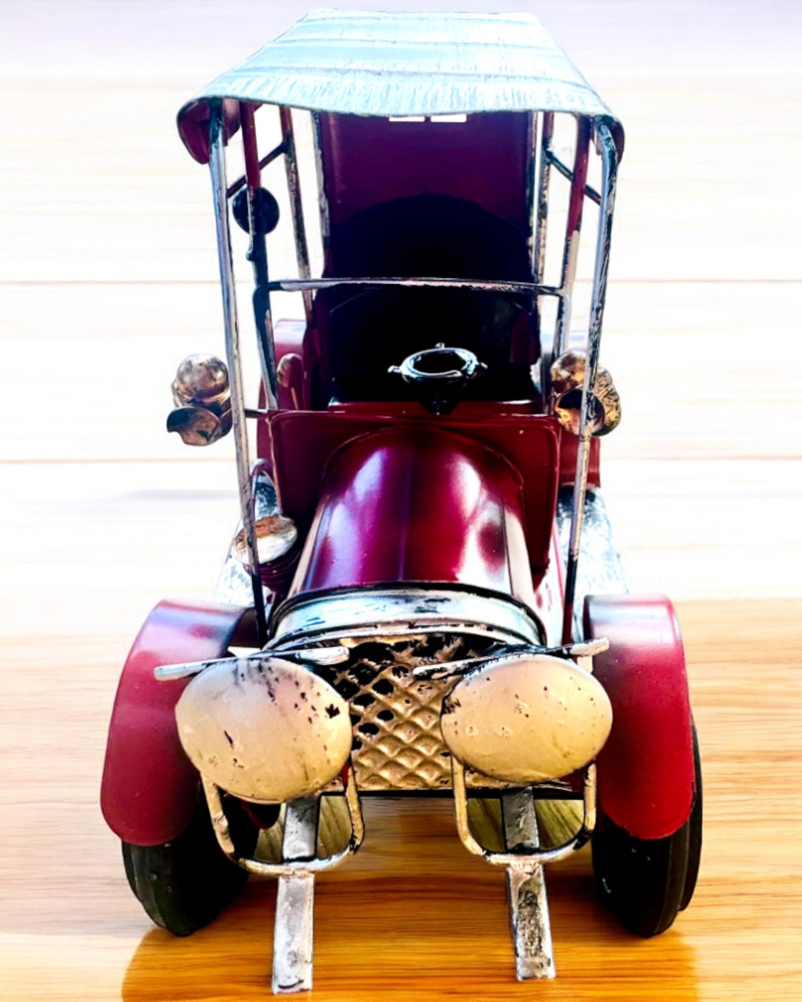 Modello classico di auto retrò - tre varianti con opzione di incisione per regalo