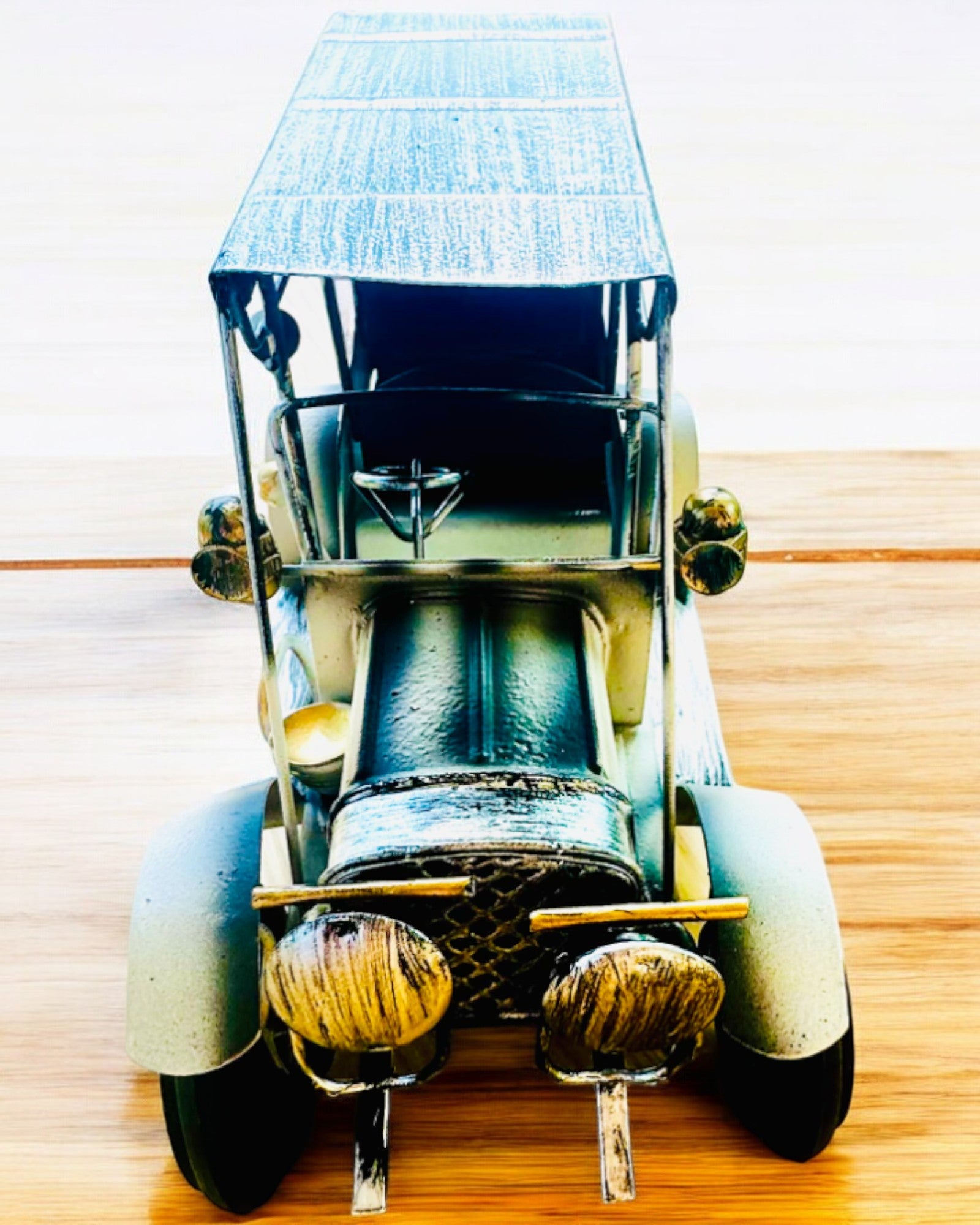 Modello classico di auto retrò - tre varianti con opzione di incisione per regalo