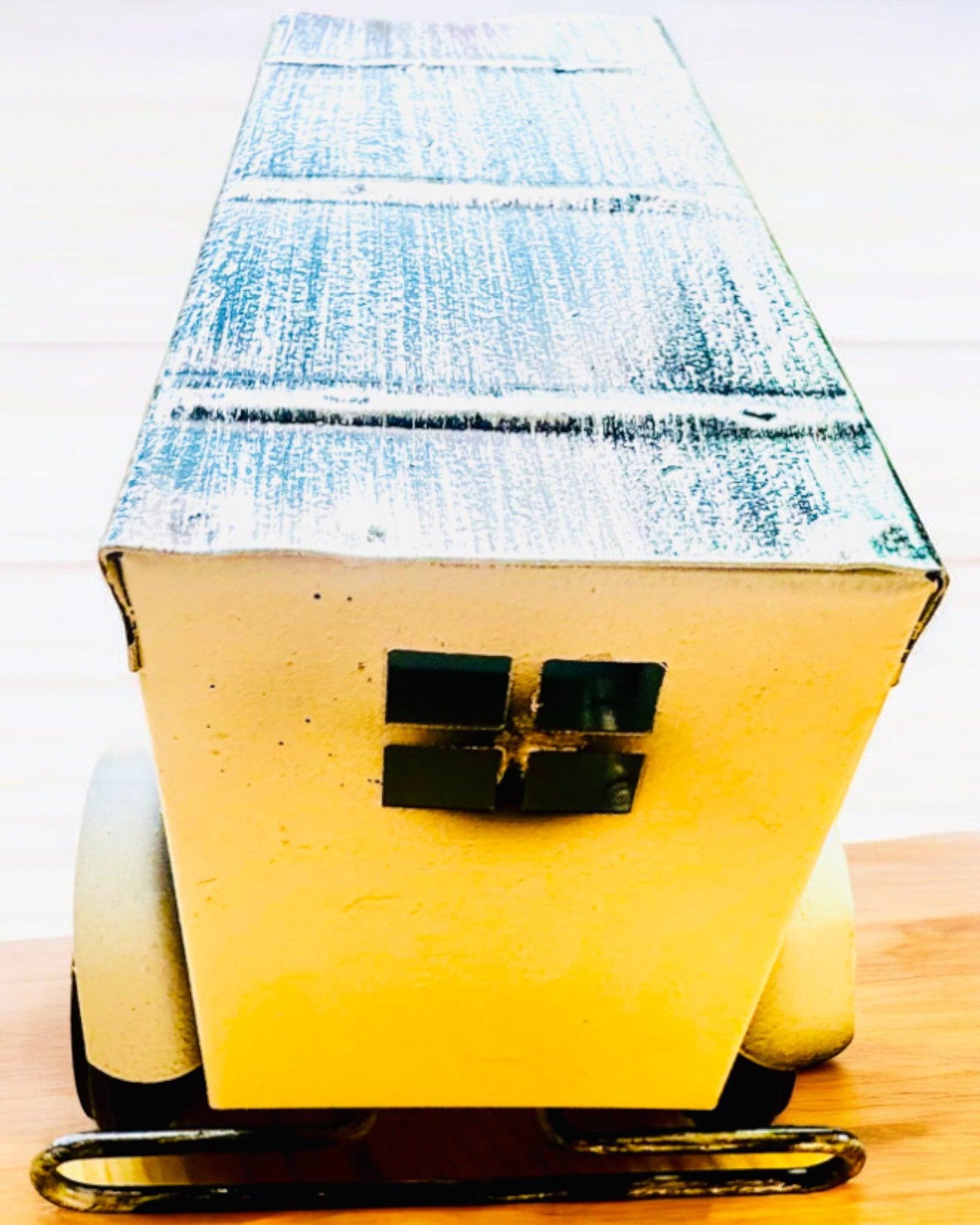 Modello classico di auto retrò - tre varianti con opzione di incisione per regalo